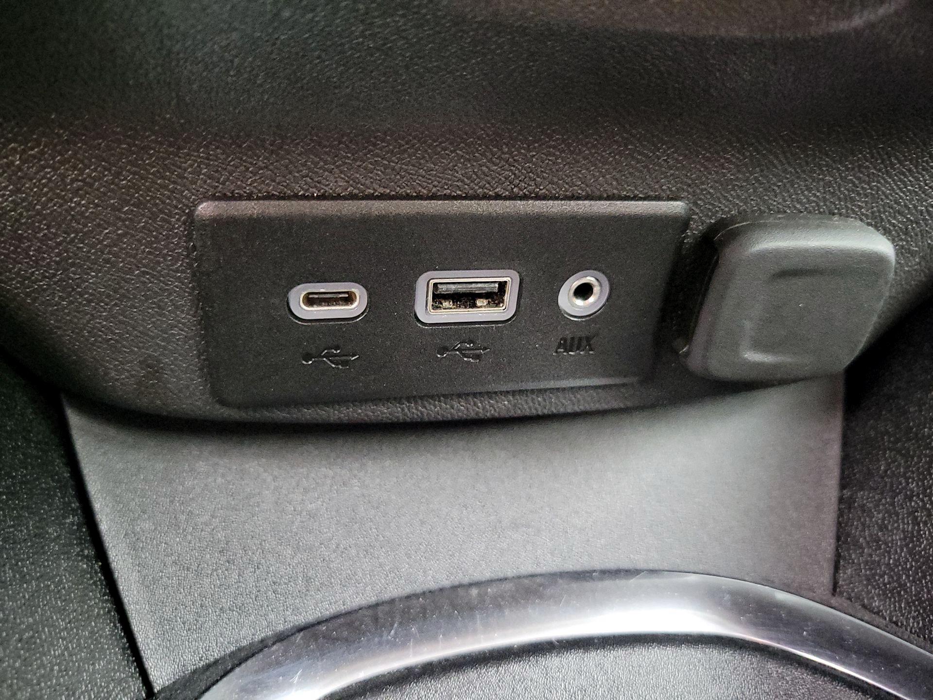 Thumbnail: 2023 Chevrolet Malibu - 18