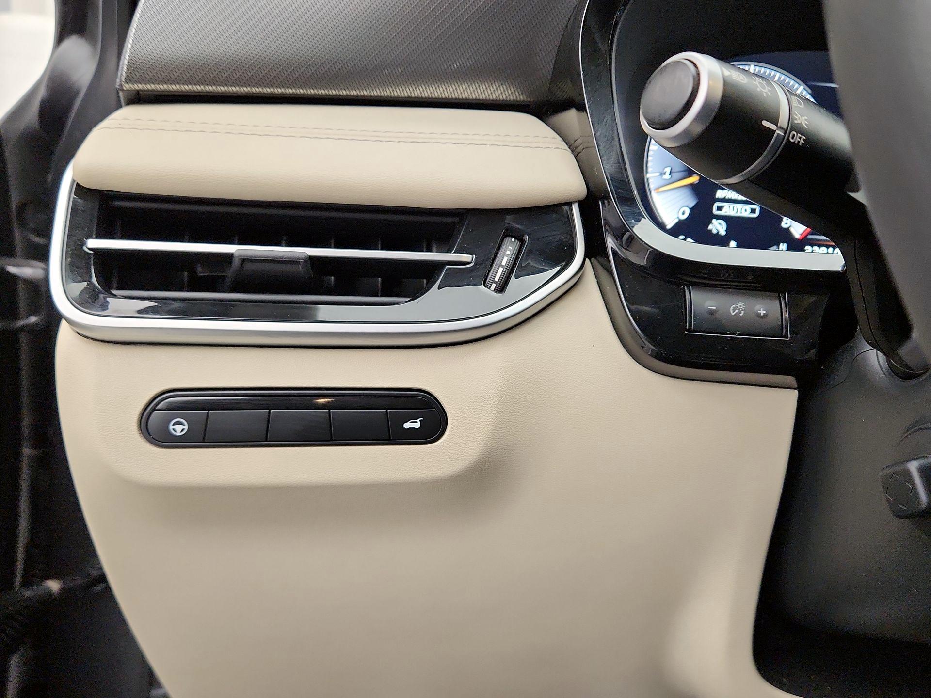 Thumbnail: 2023 INFINITI QX60 - 13