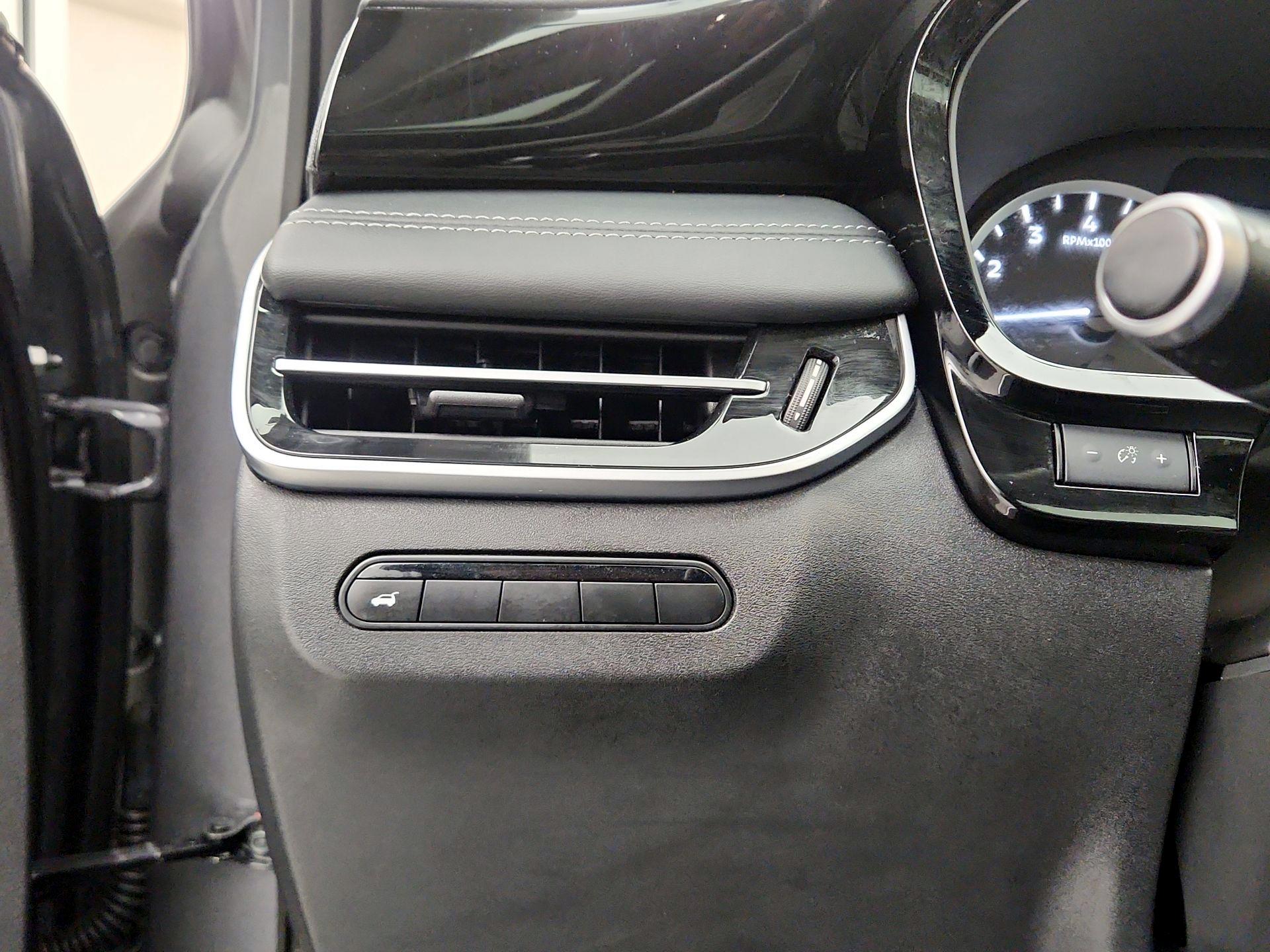 Thumbnail: 2023 INFINITI QX60 - 13