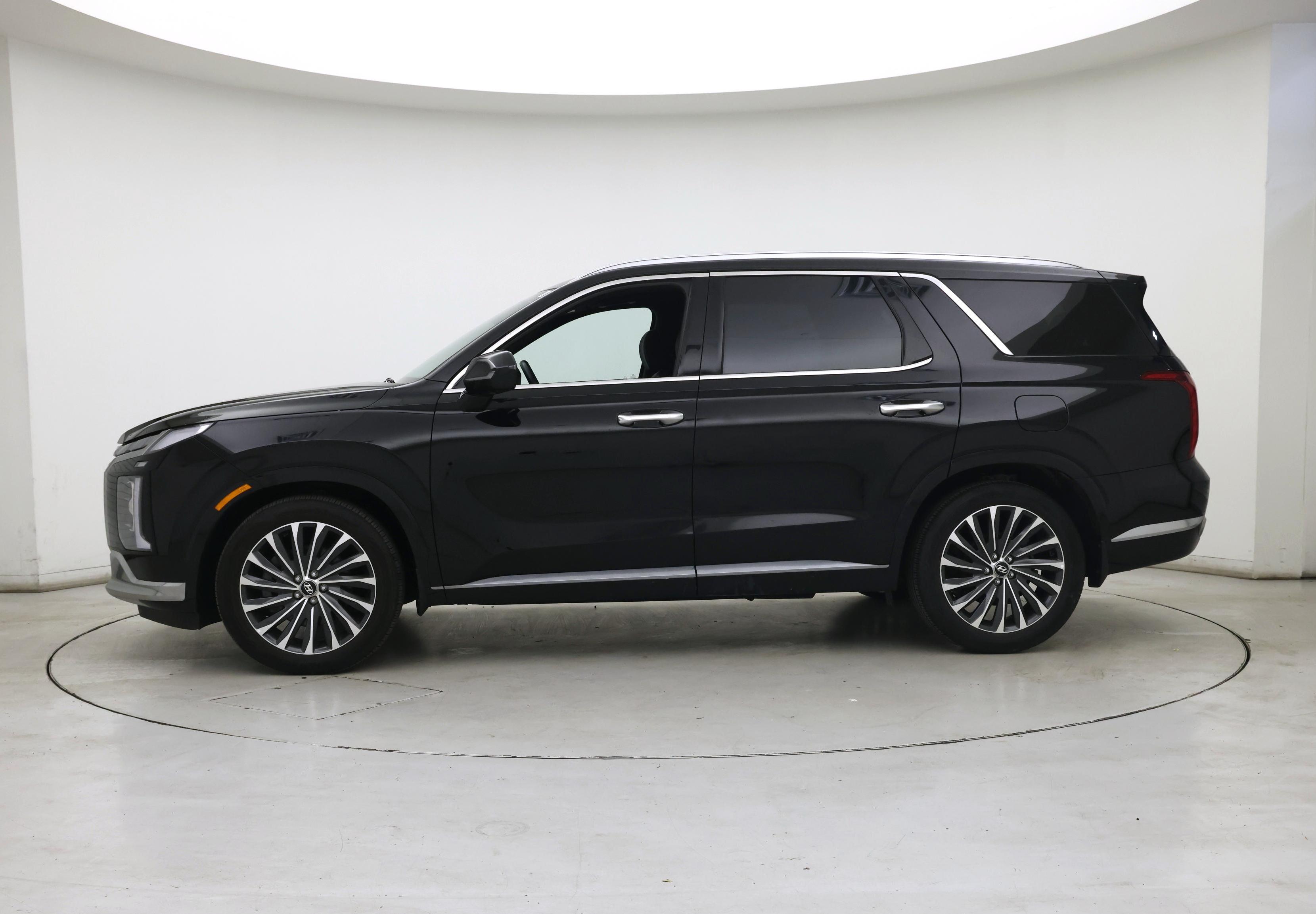 Thumbnail: 2023 Hyundai Palisade - 3