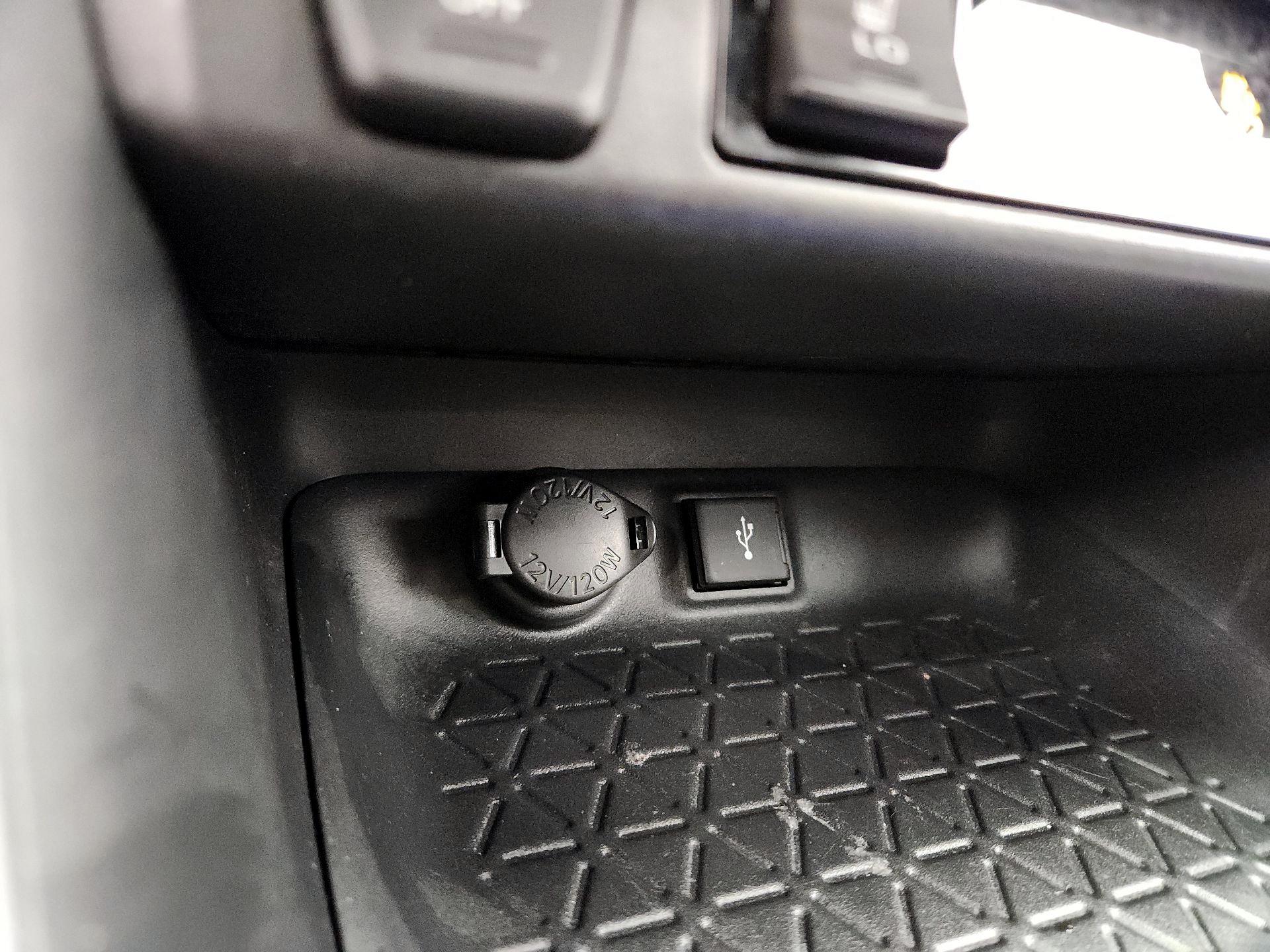 Thumbnail: 2022 Toyota RAV4 - 18