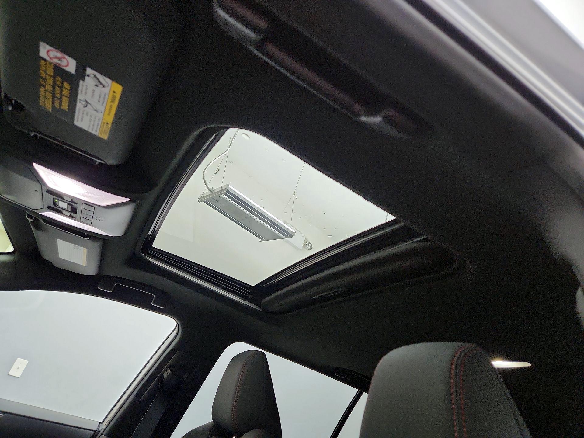 Thumbnail: 2022 Toyota RAV4 - 19