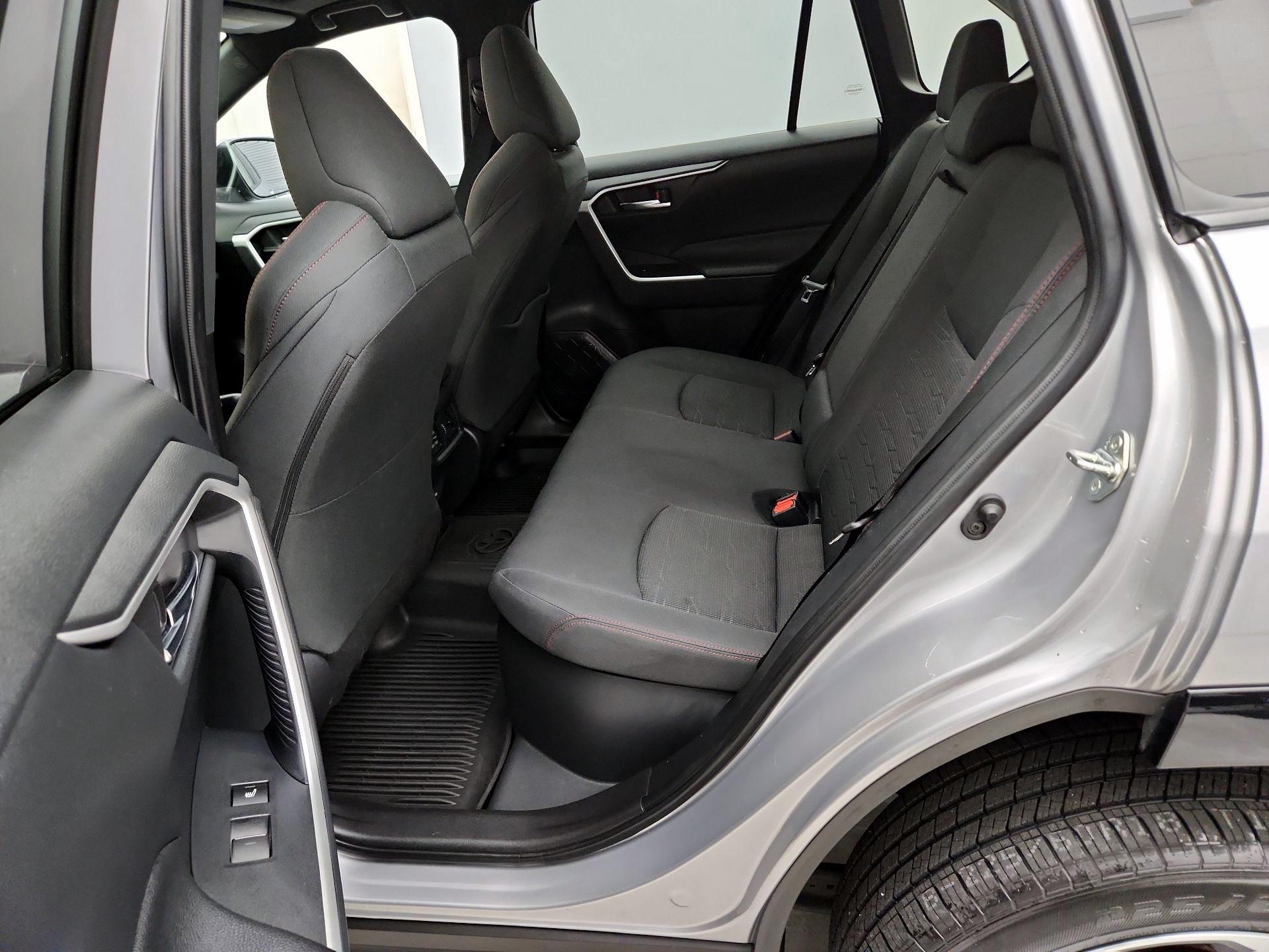 Thumbnail: 2022 Toyota RAV4 - 20