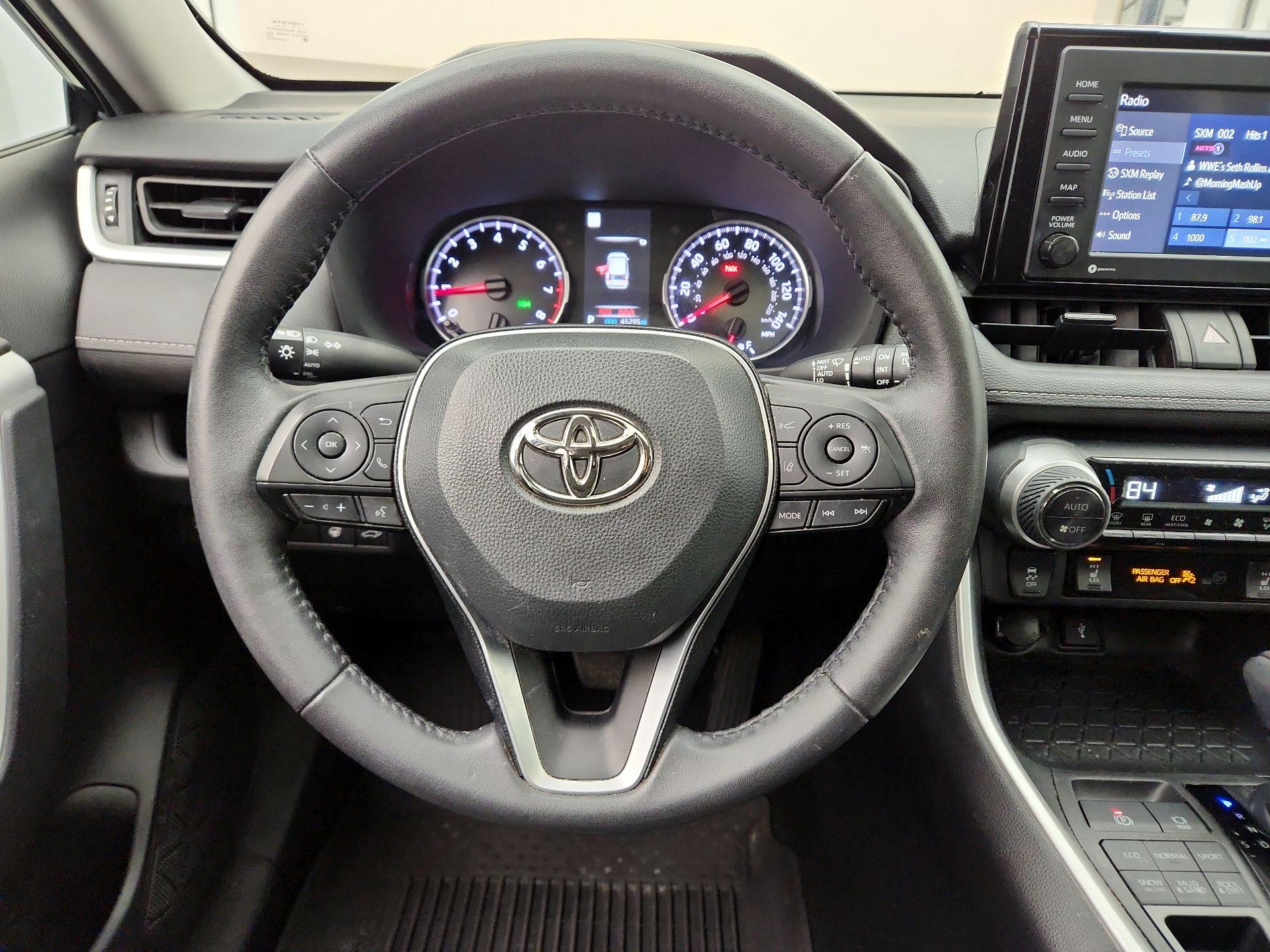 Thumbnail: 2022 Toyota RAV4 - 10