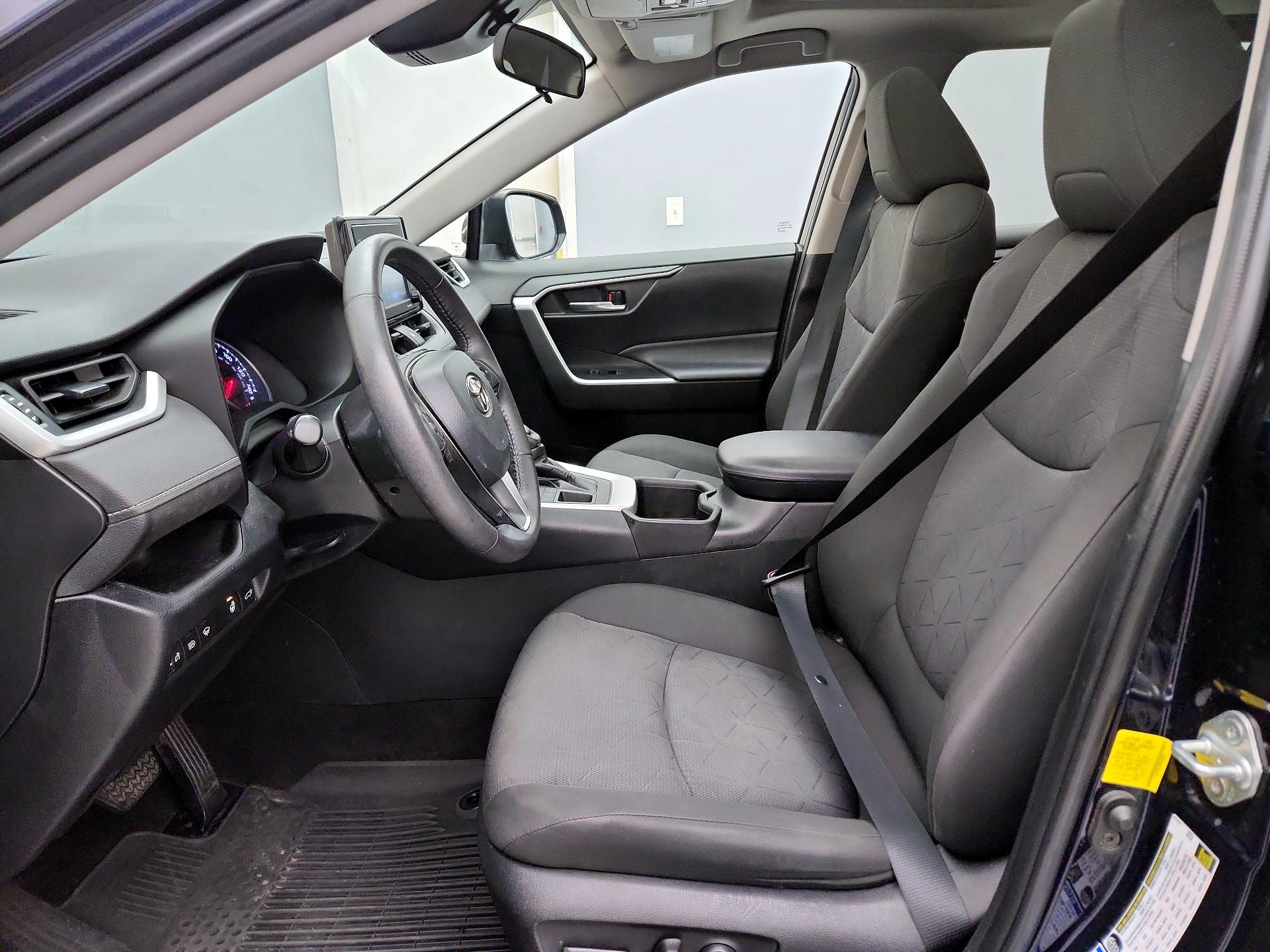 Thumbnail: 2022 Toyota RAV4 - 11