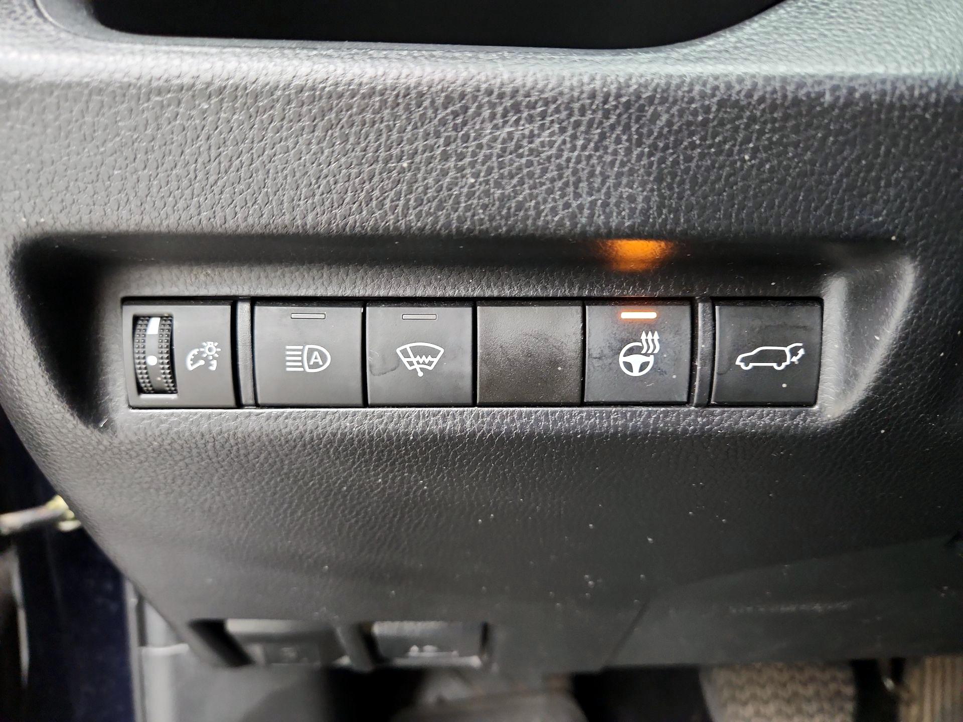 Thumbnail: 2022 Toyota RAV4 - 13