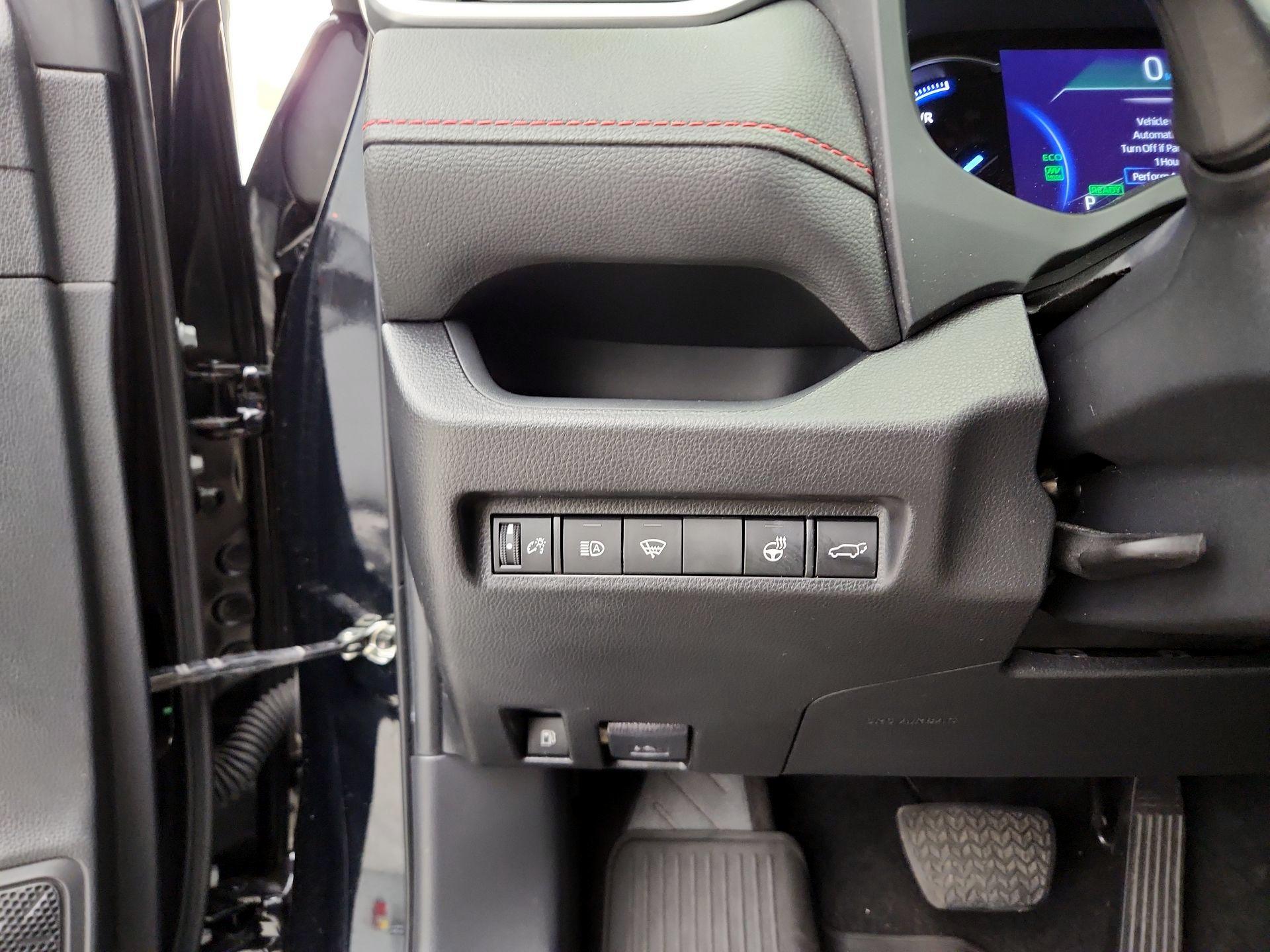 Thumbnail: 2022 Toyota RAV4 - 13