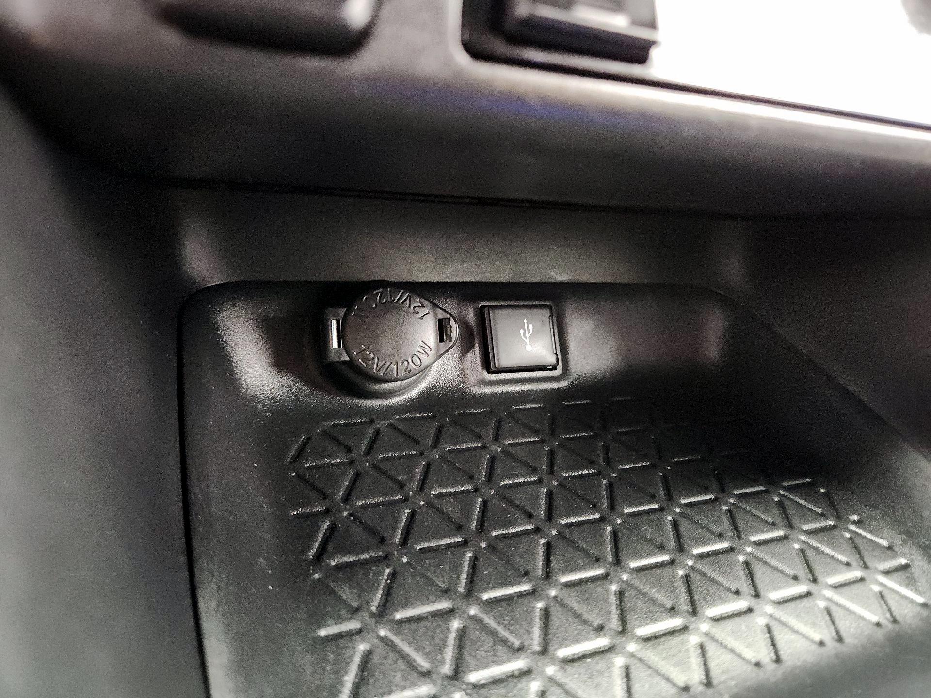 Thumbnail: 2022 Toyota RAV4 - 18