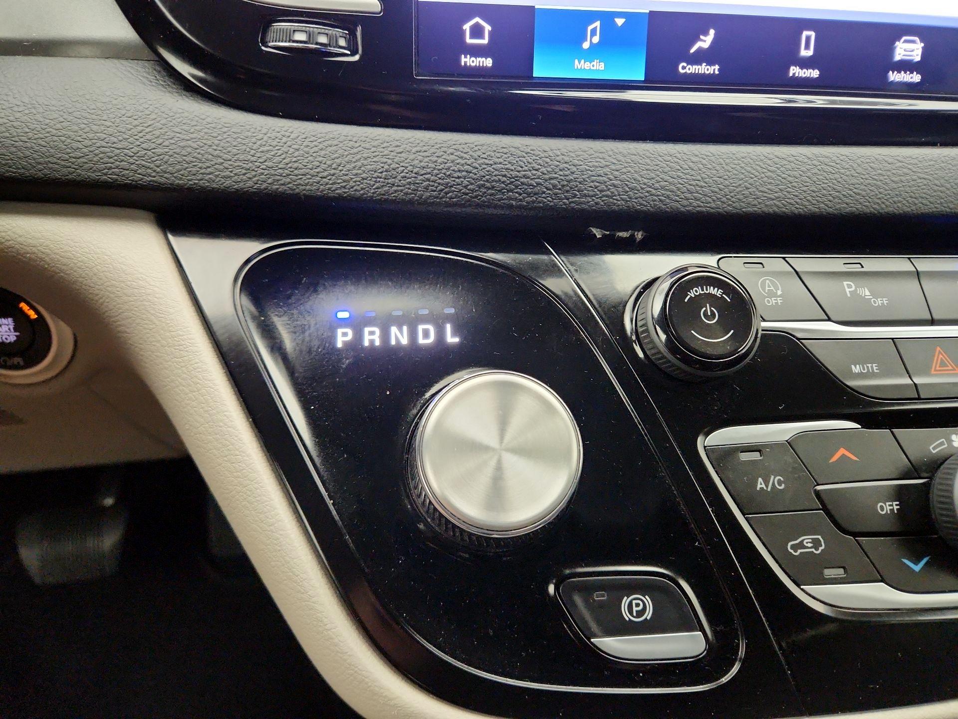 Thumbnail: 2023 Chrysler Pacifica - 17