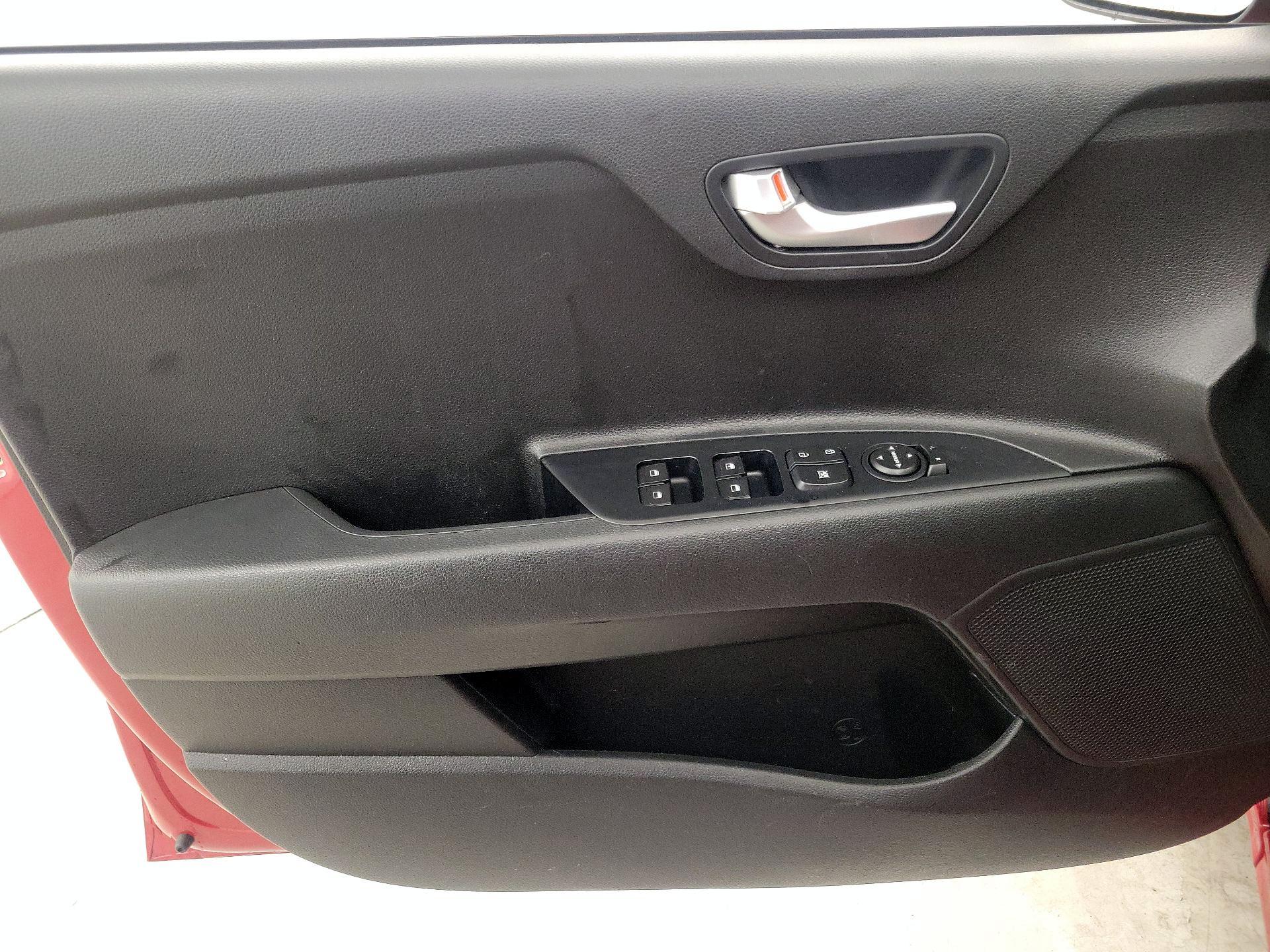 Thumbnail: 2022 Kia Rio - 12