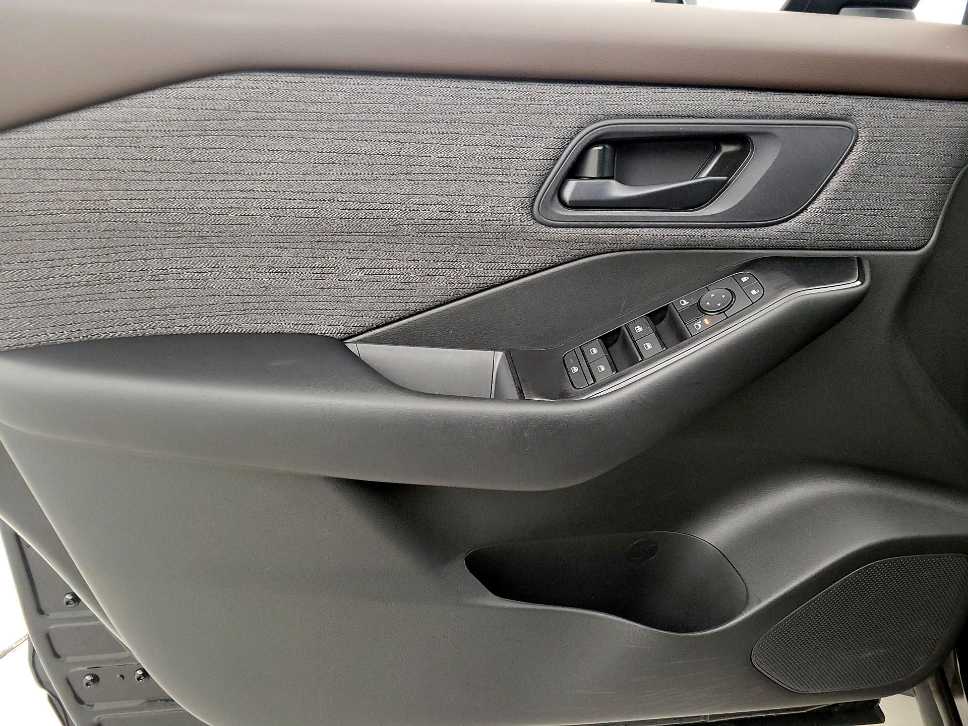 Thumbnail: 2023 Nissan Rogue - 12