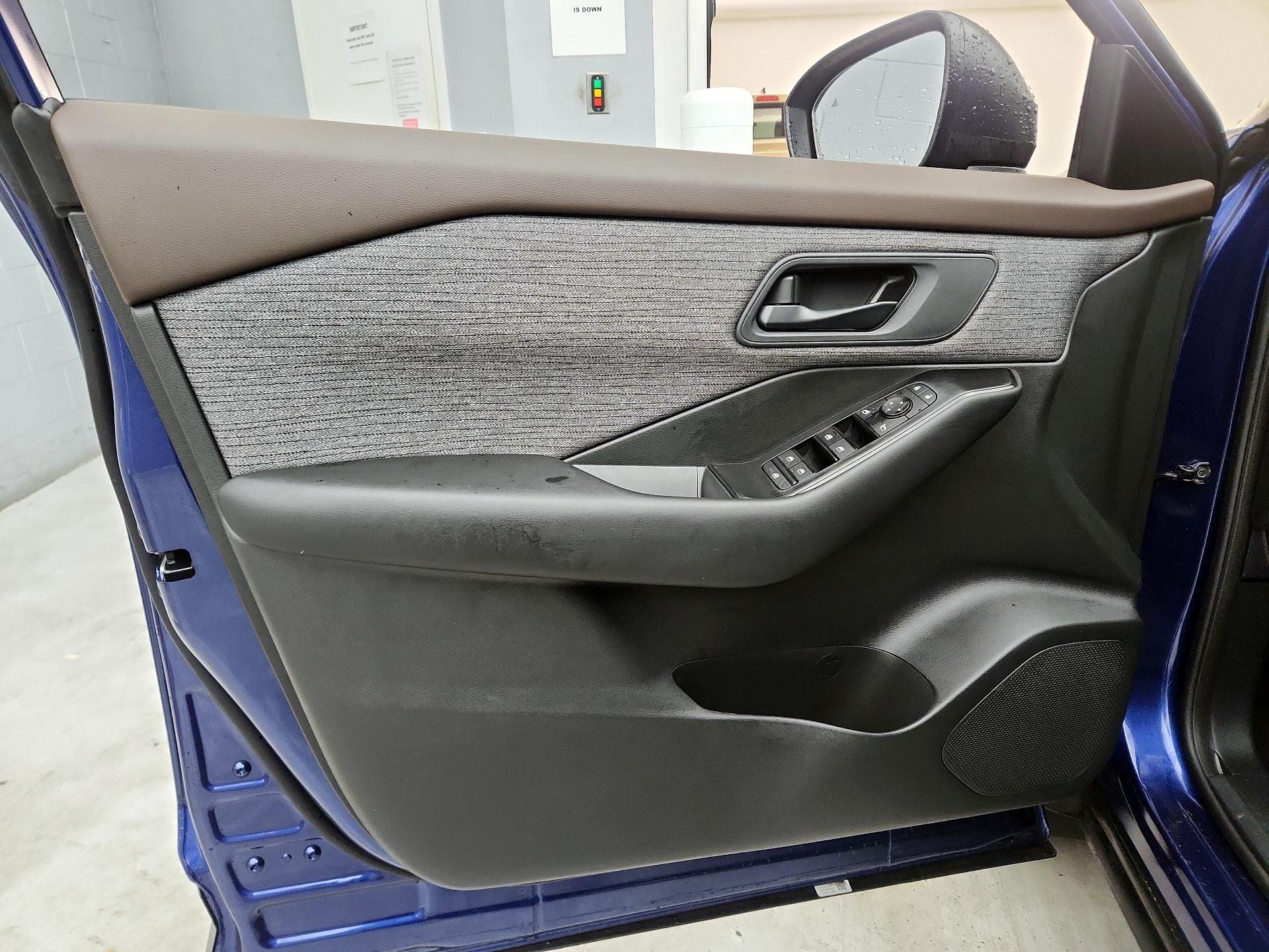 Thumbnail: 2023 Nissan Rogue - 12