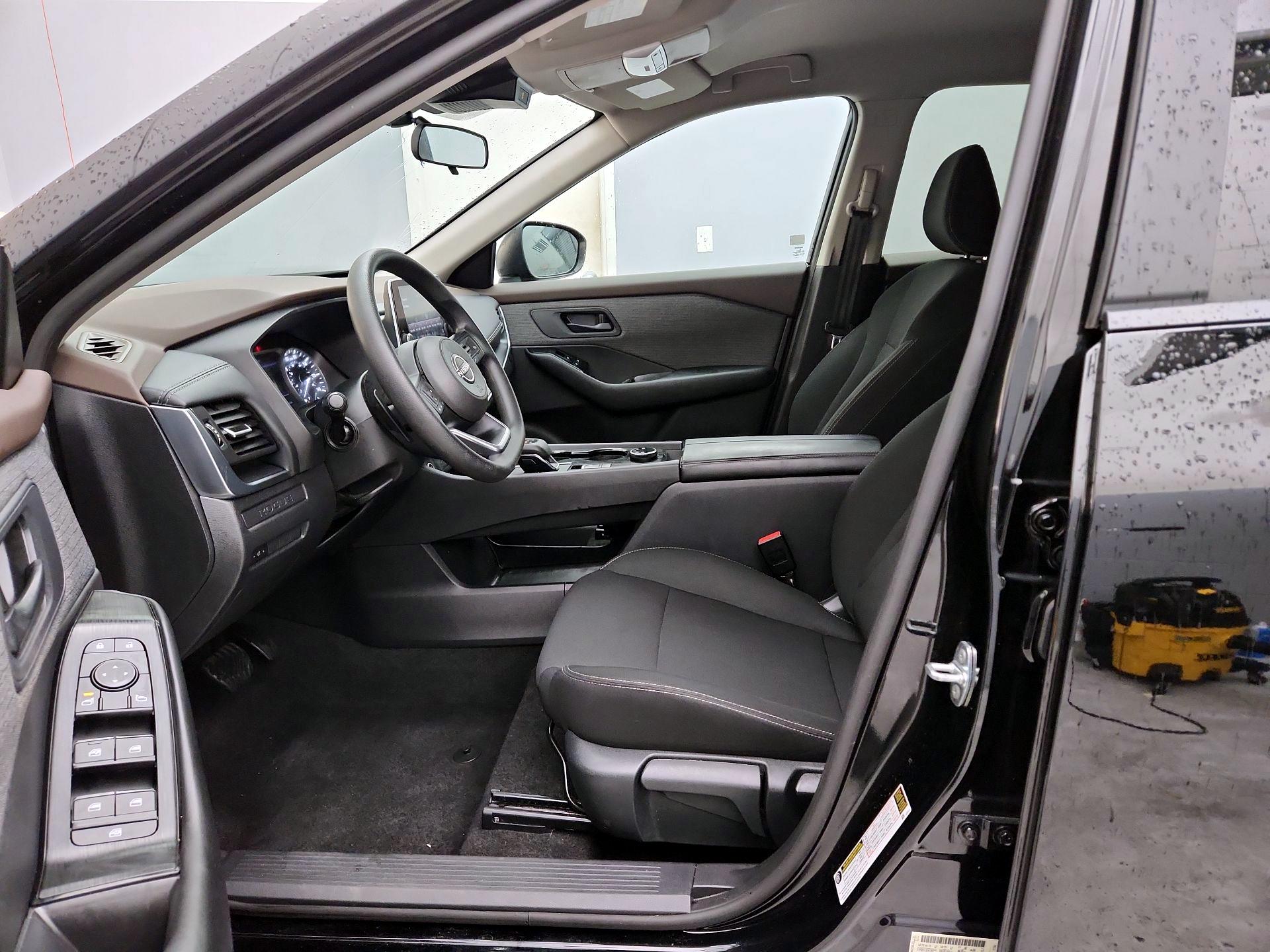 Thumbnail: 2023 Nissan Rogue - 11