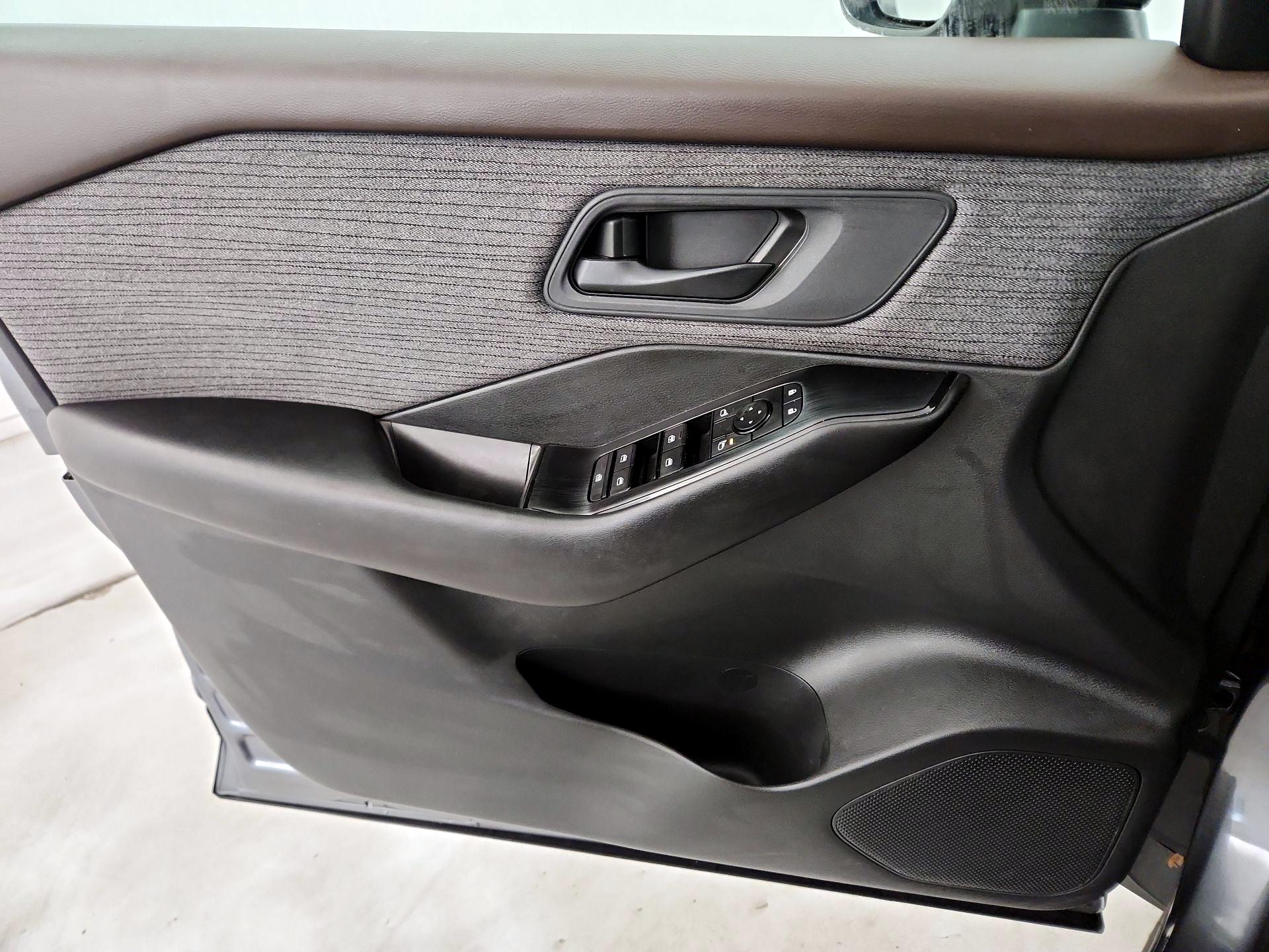 Thumbnail: 2023 Nissan Rogue - 12