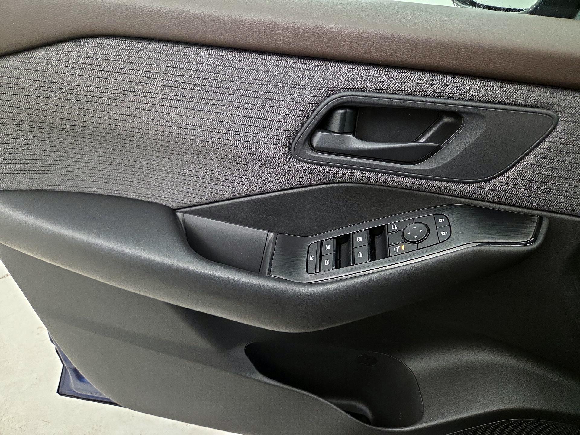 Thumbnail: 2023 Nissan Rogue - 12