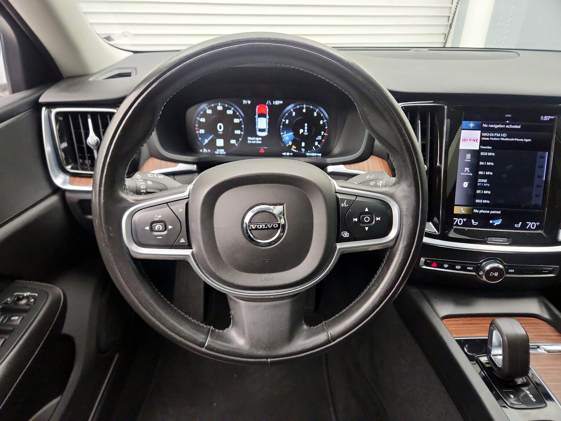 Thumbnail: 2022 Volvo S60 - 10