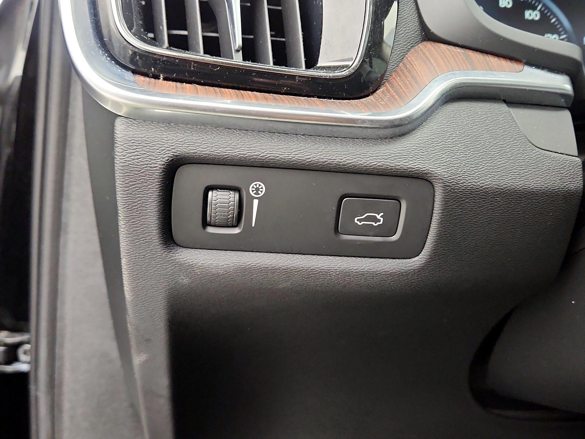 Thumbnail: 2022 Volvo S60 - 13