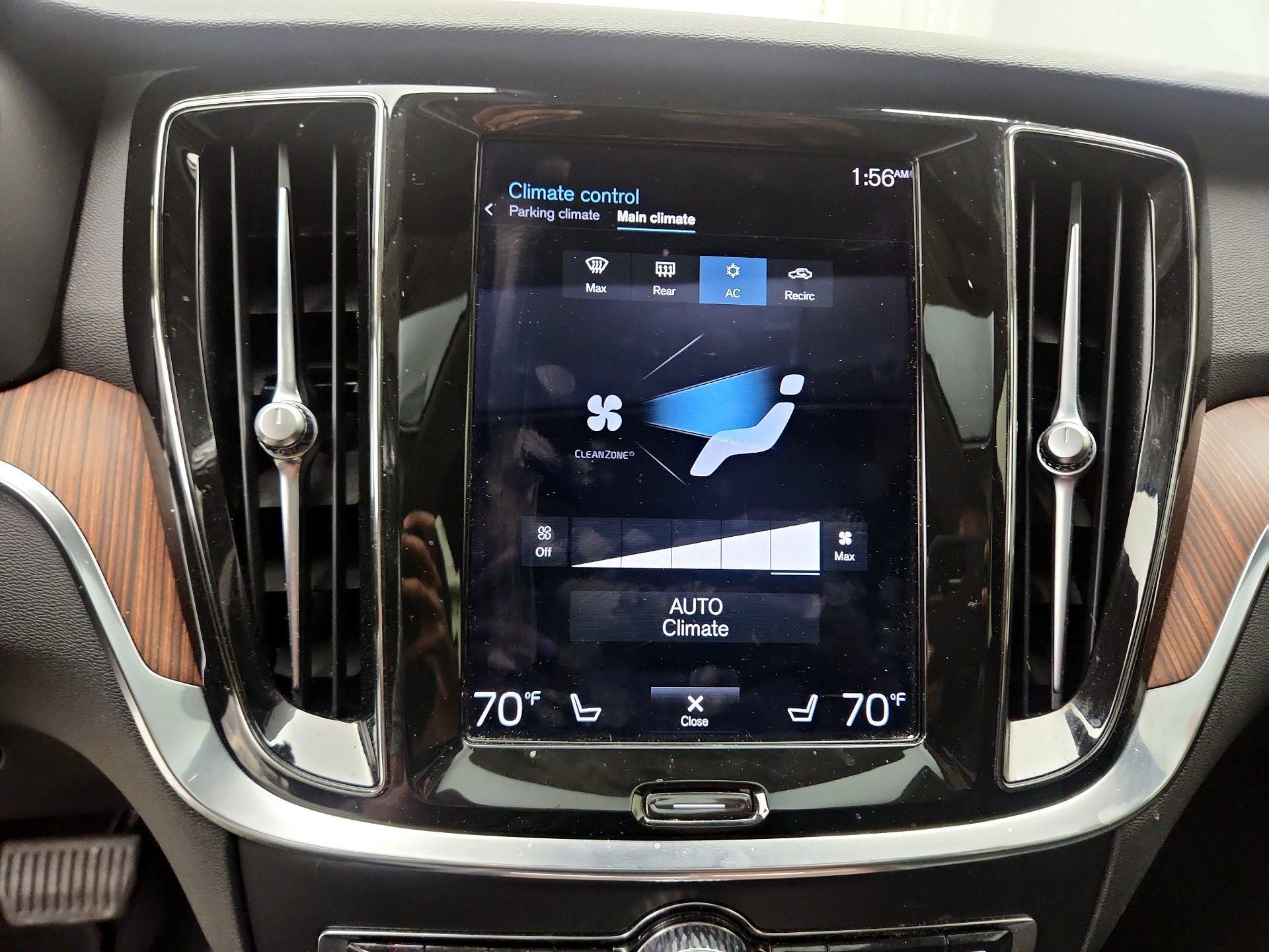 Thumbnail: 2022 Volvo S60 - 16