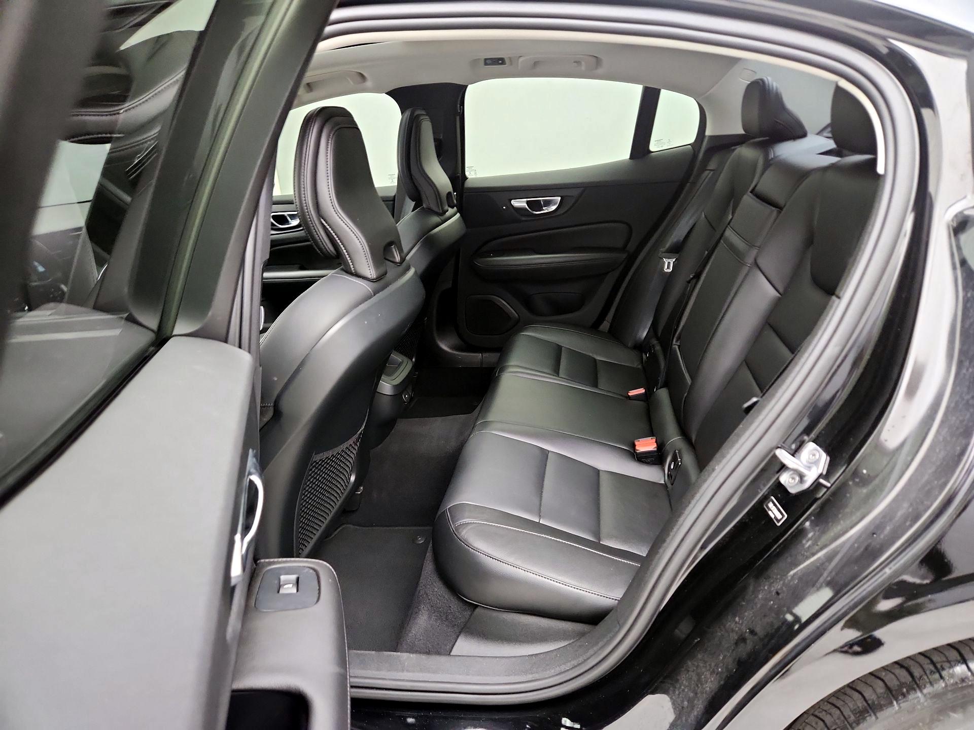 Thumbnail: 2022 Volvo S60 - 20