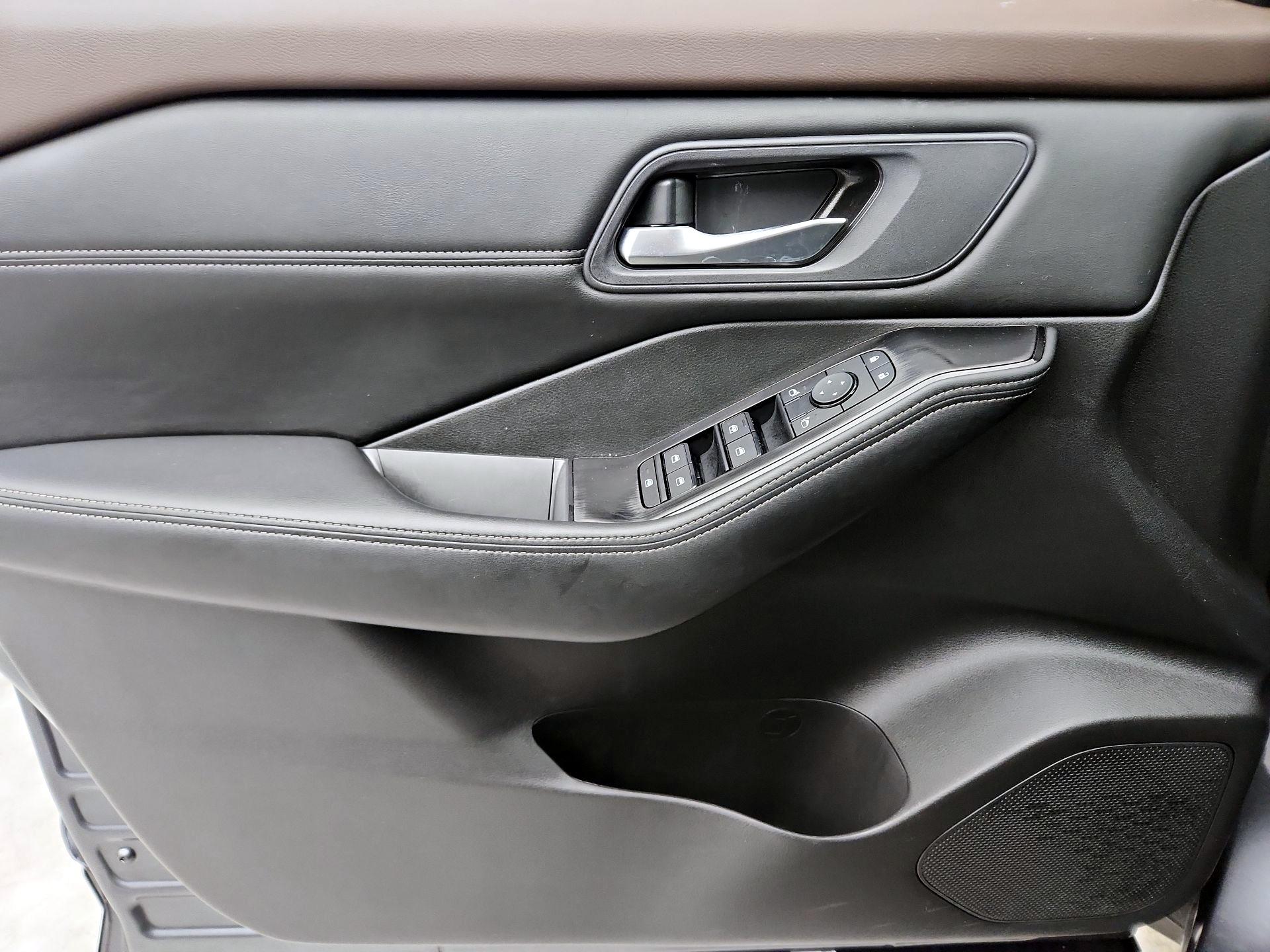 Thumbnail: 2023 Nissan Rogue - 12