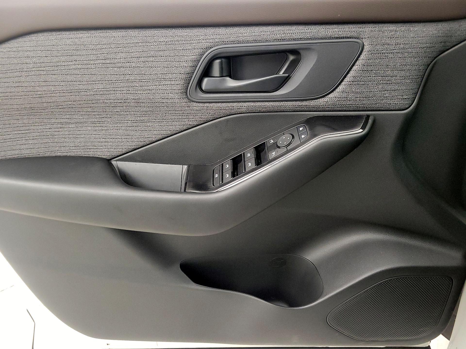 Thumbnail: 2023 Nissan Rogue - 12