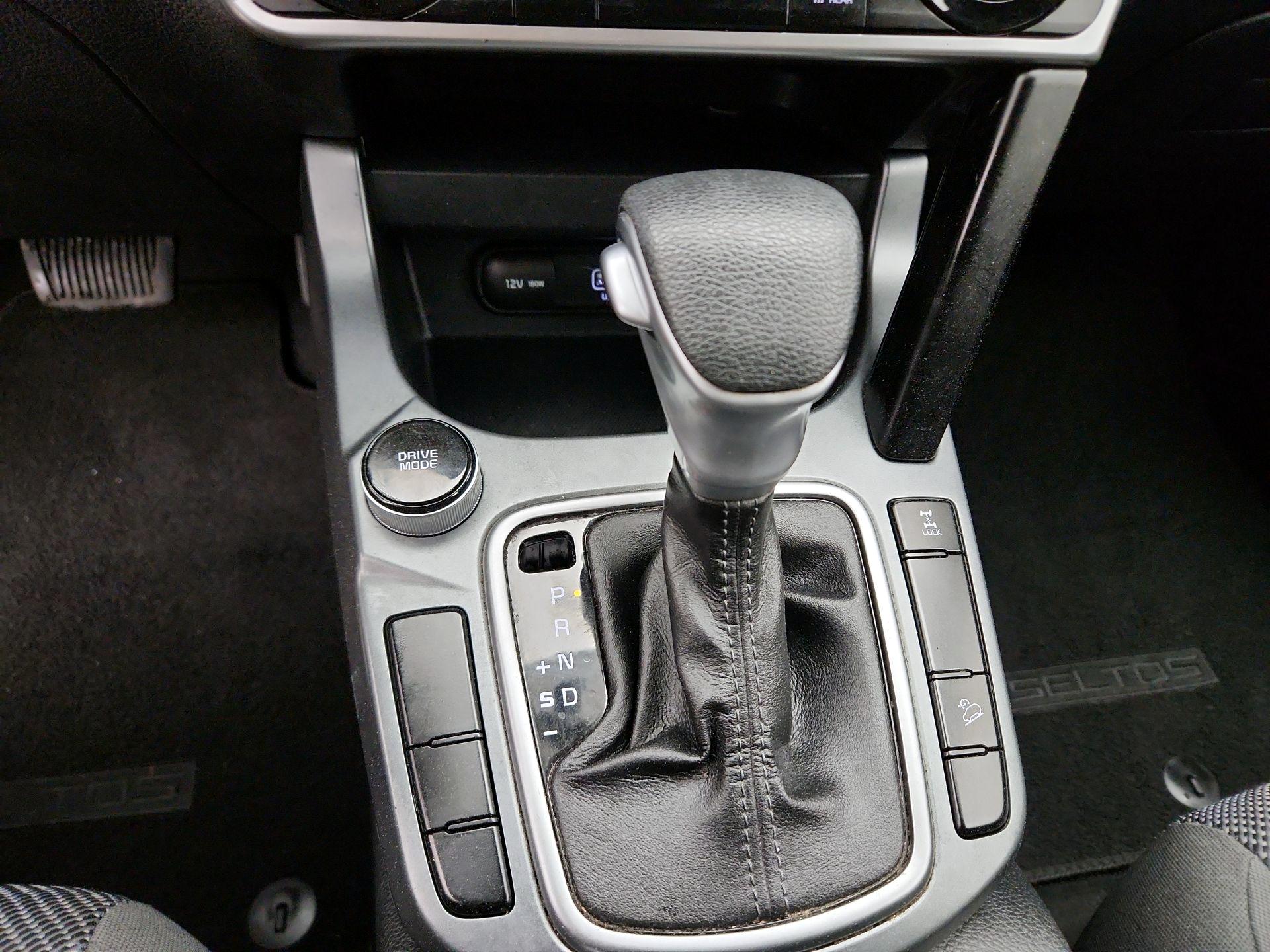 Thumbnail: 2021 Kia Seltos - 17