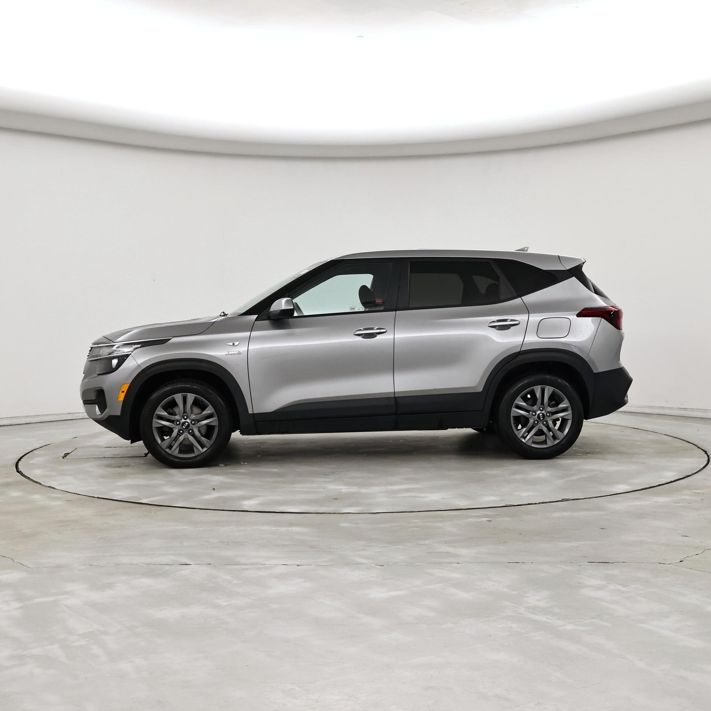 Thumbnail: 2021 Kia Seltos - 3