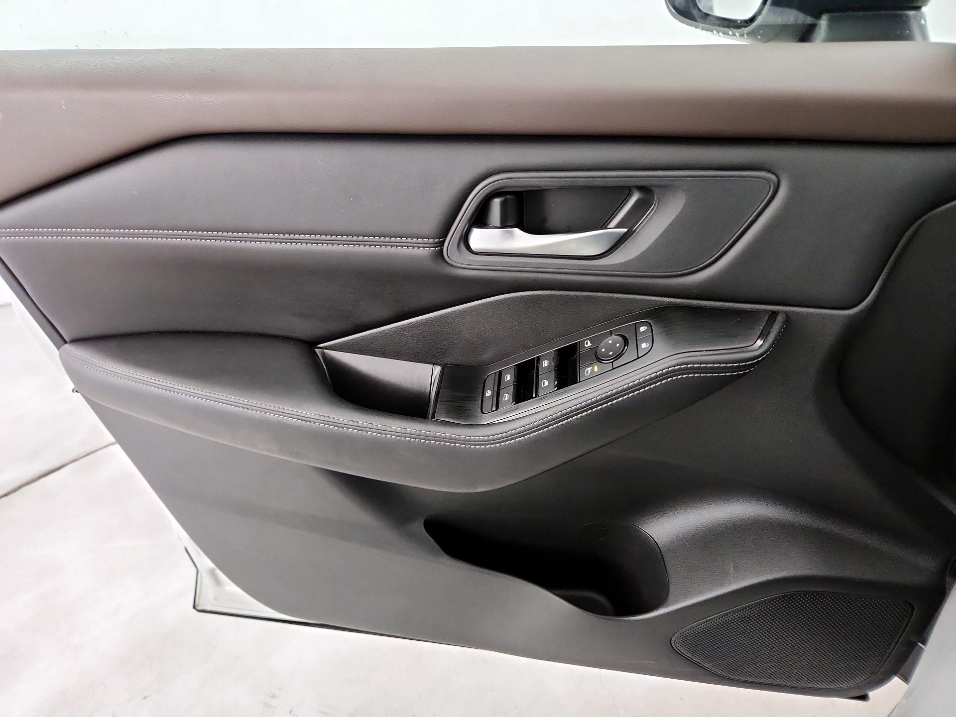 Thumbnail: 2023 Nissan Rogue - 12