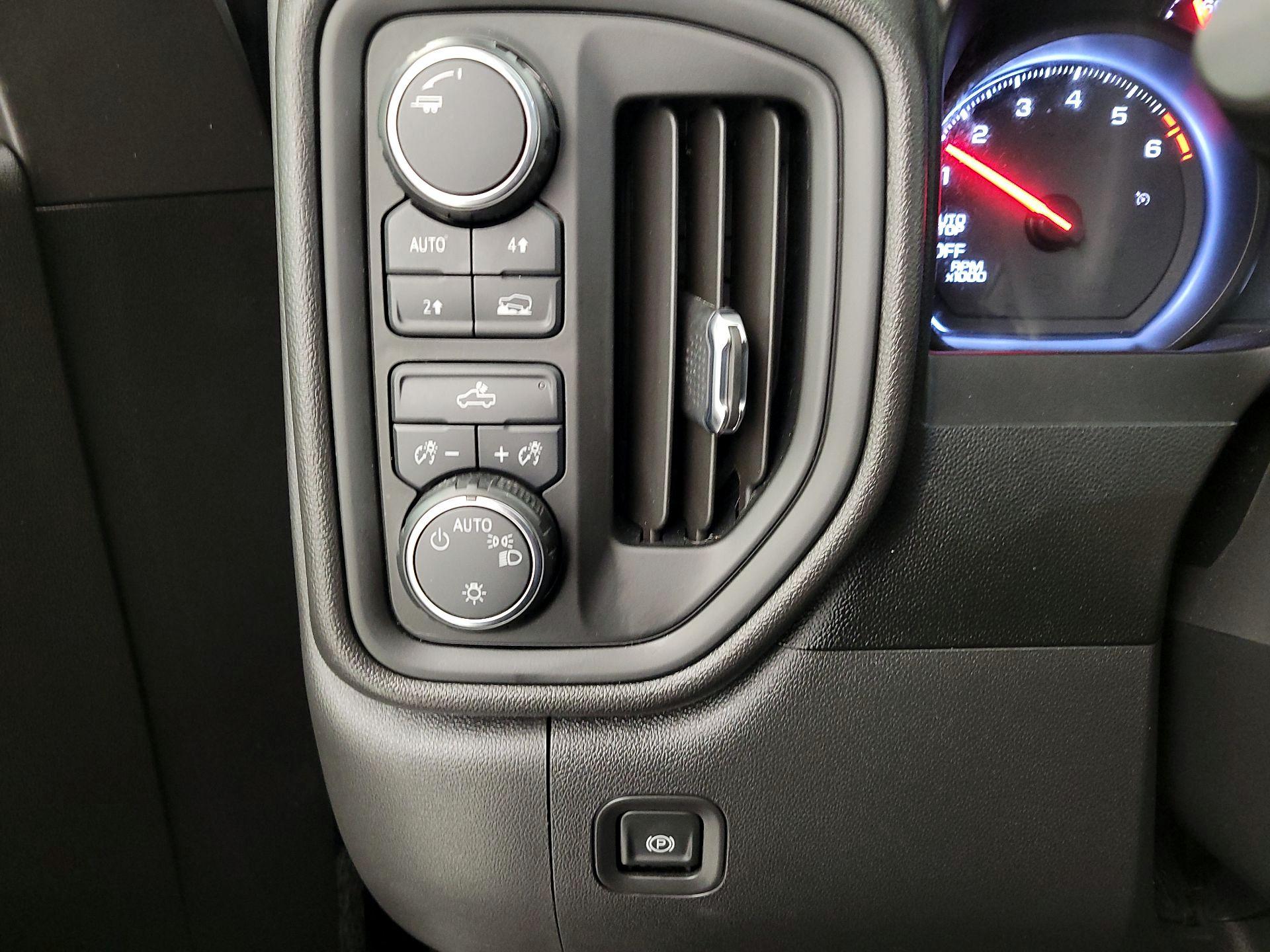 Thumbnail: 2021 Chevrolet Silverado 1500 - 13