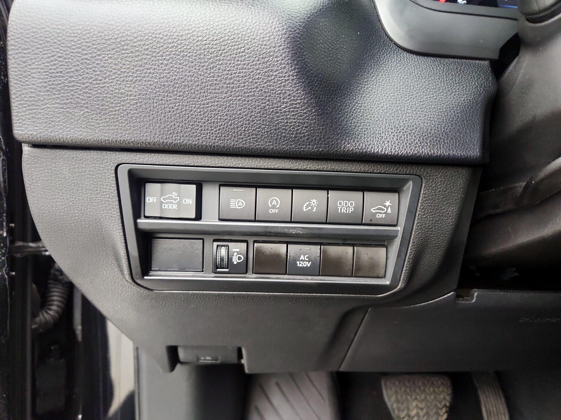 Thumbnail: 2022 Toyota Tundra - 13