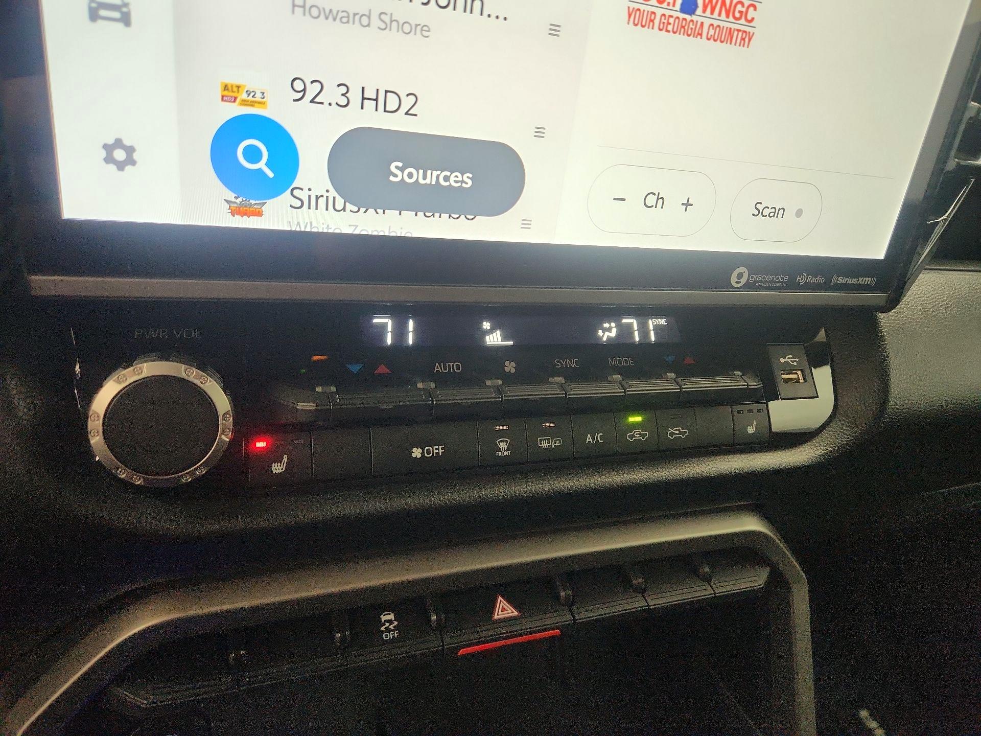 Thumbnail: 2022 Toyota Tundra - 16