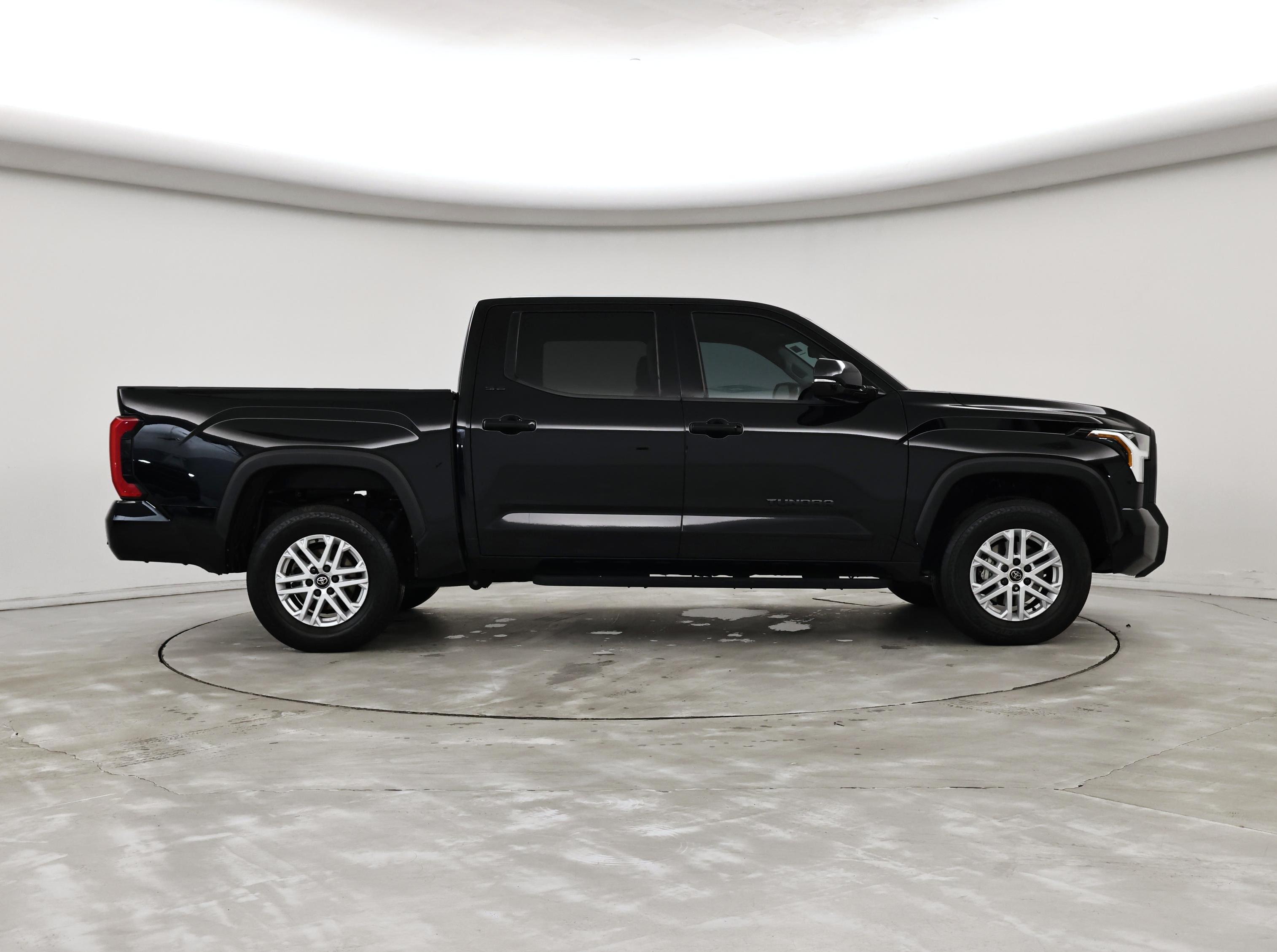 Thumbnail: 2022 Toyota Tundra - 7