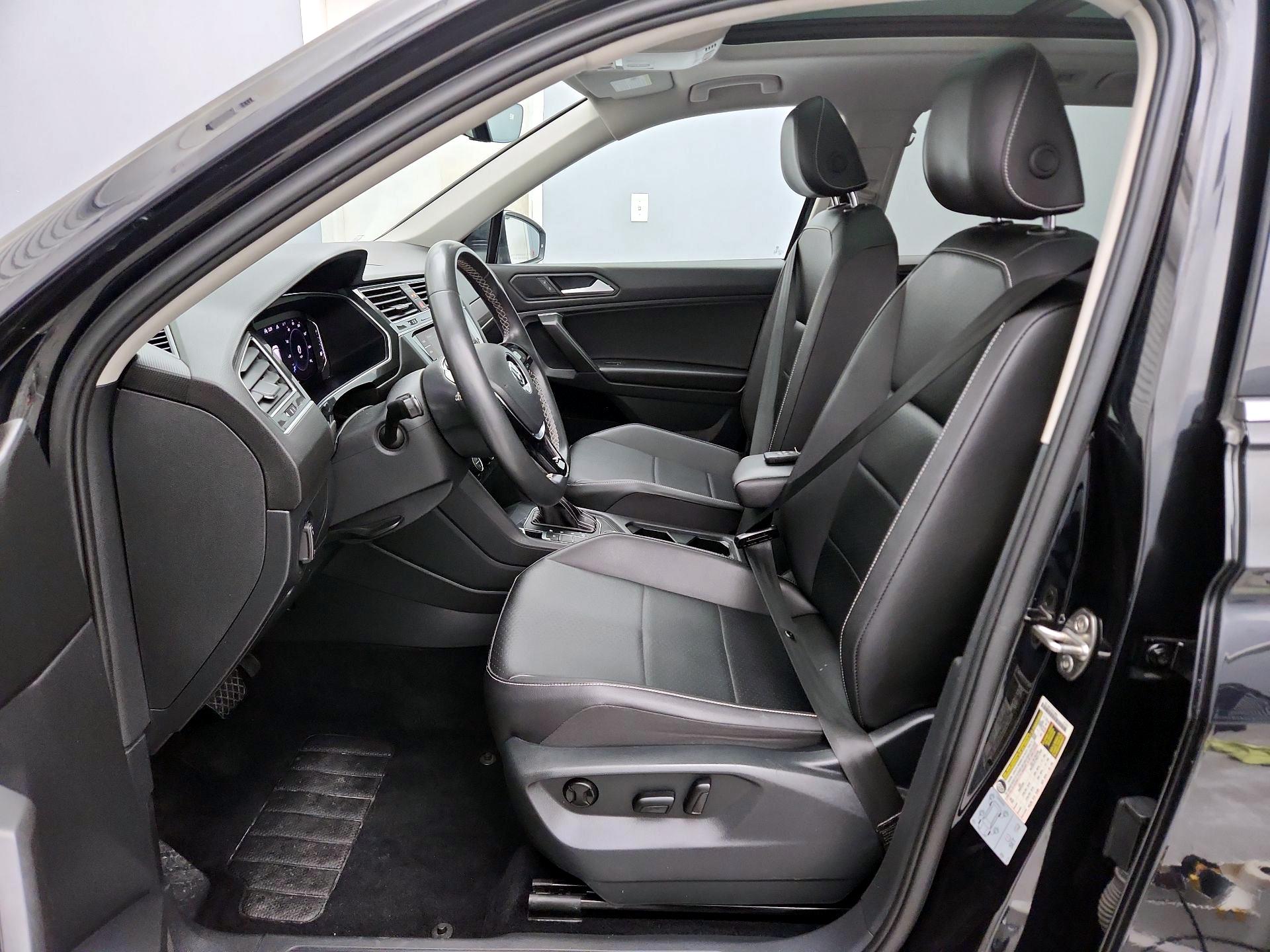 Thumbnail: 2021 Volkswagen Tiguan - 11