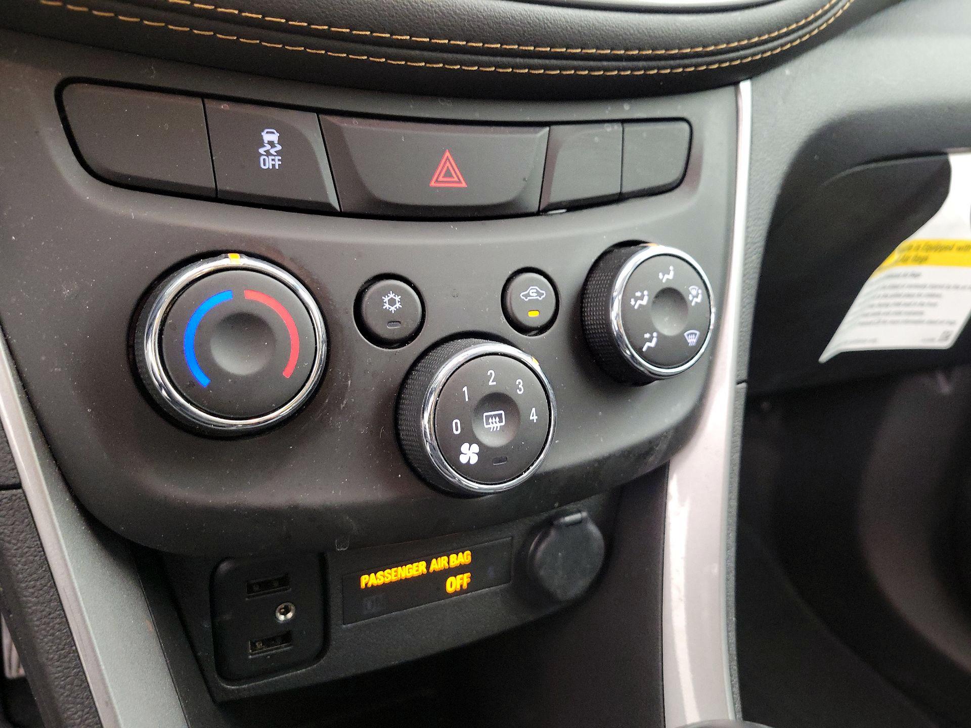 Thumbnail: 2022 Chevrolet Trax - 16