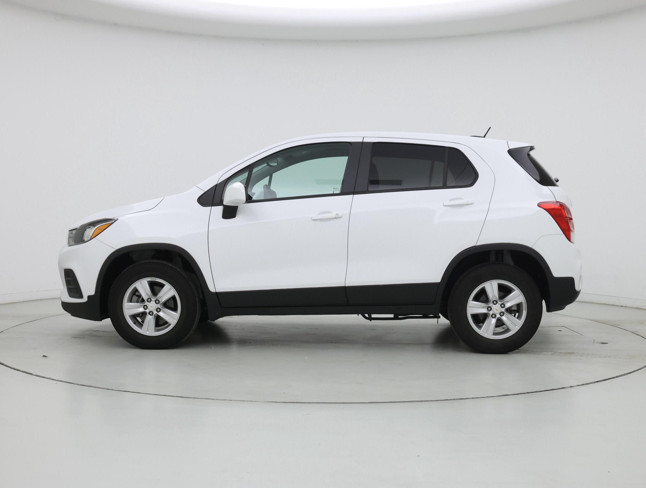 Thumbnail: 2022 Chevrolet Trax - 3