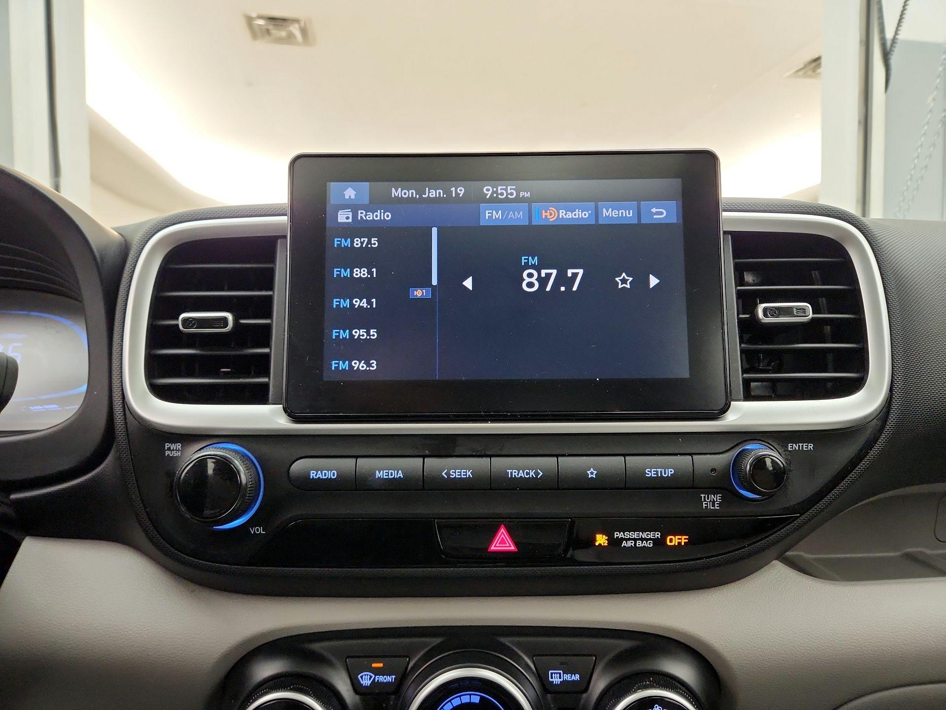 Thumbnail: 2023 Hyundai Venue - 15