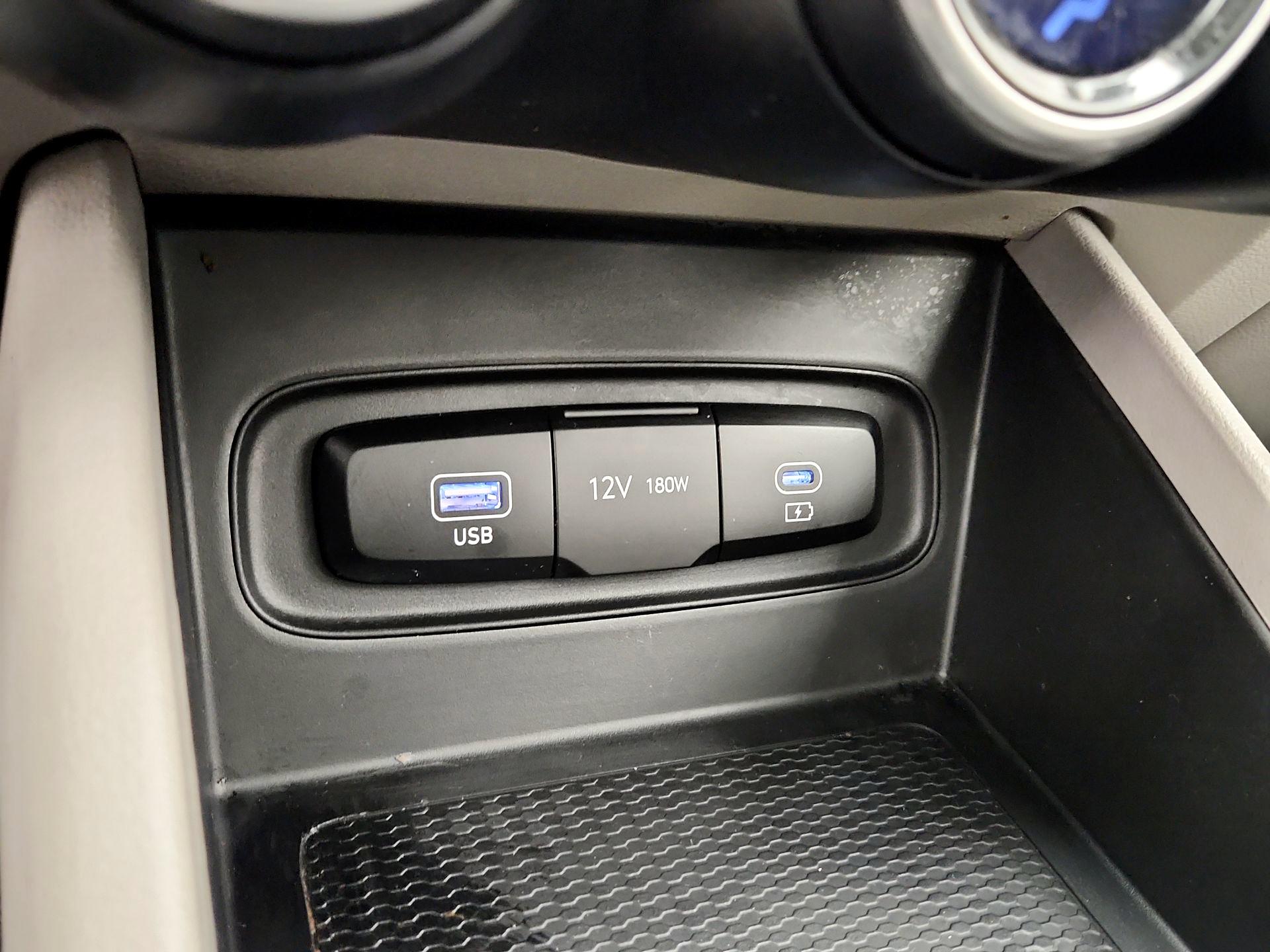 Thumbnail: 2023 Hyundai Venue - 18