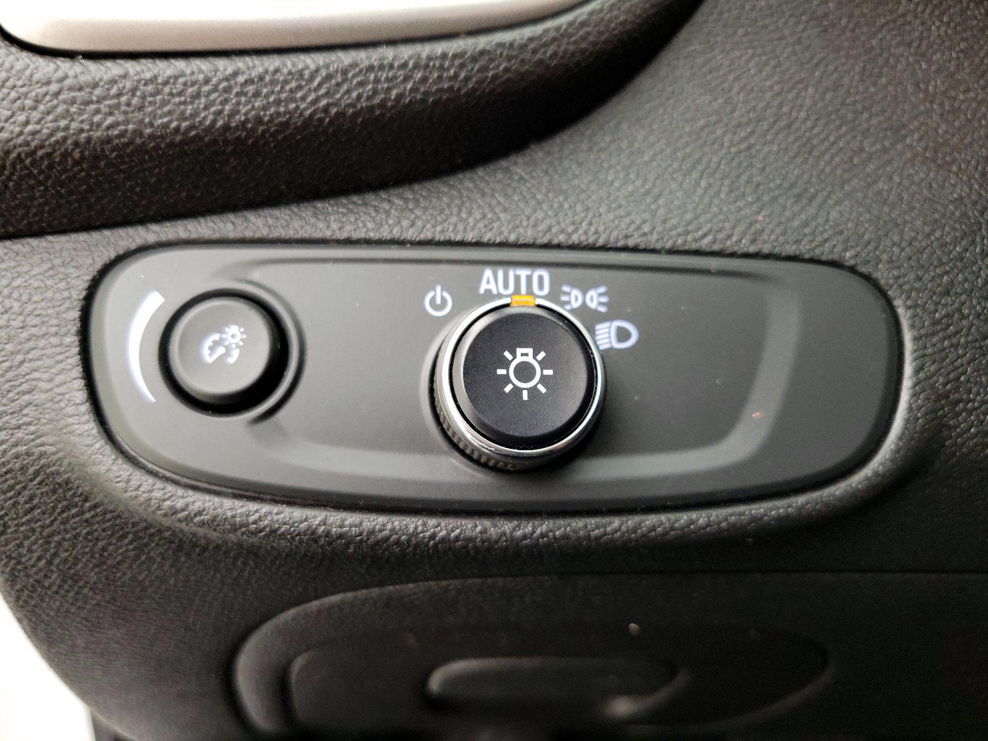 Thumbnail: 2020 Chevrolet Trax - 13