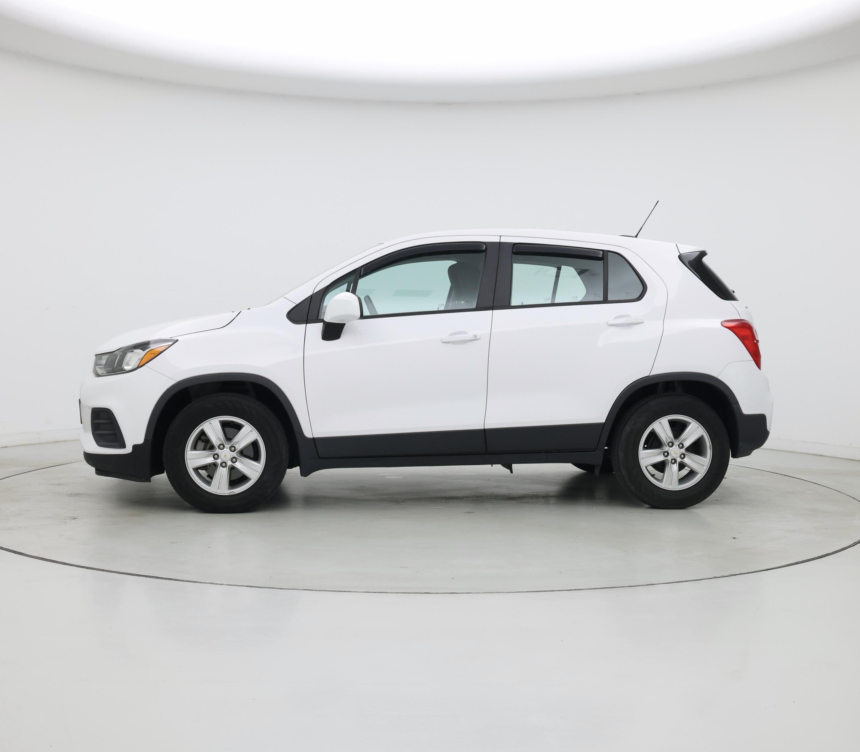 Thumbnail: 2020 Chevrolet Trax - 3