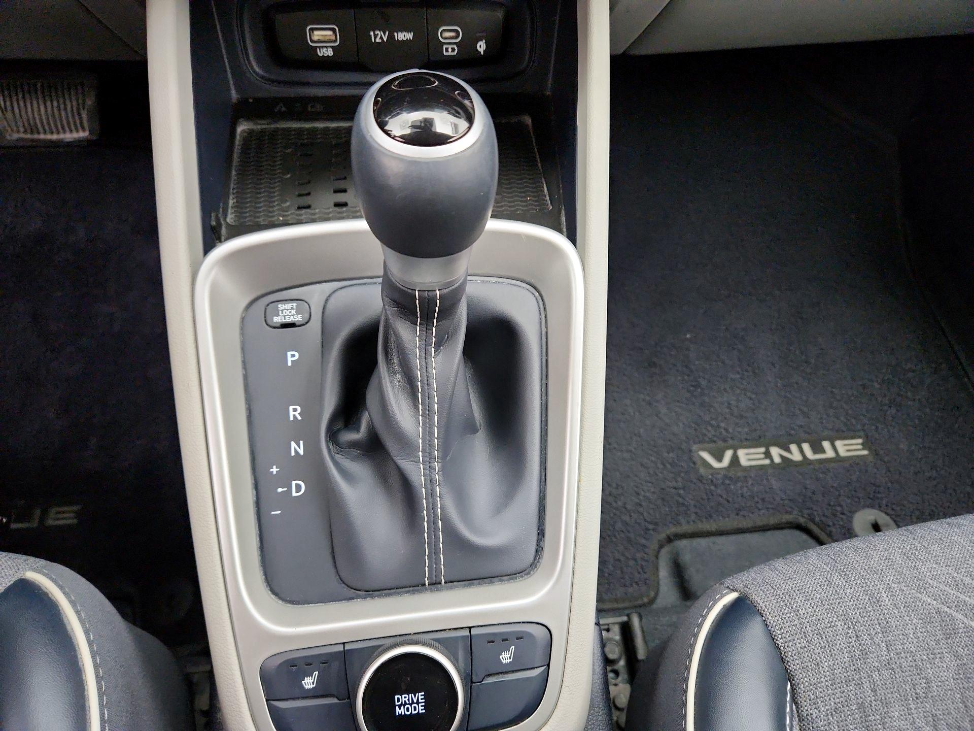 Thumbnail: 2023 Hyundai Venue - 18