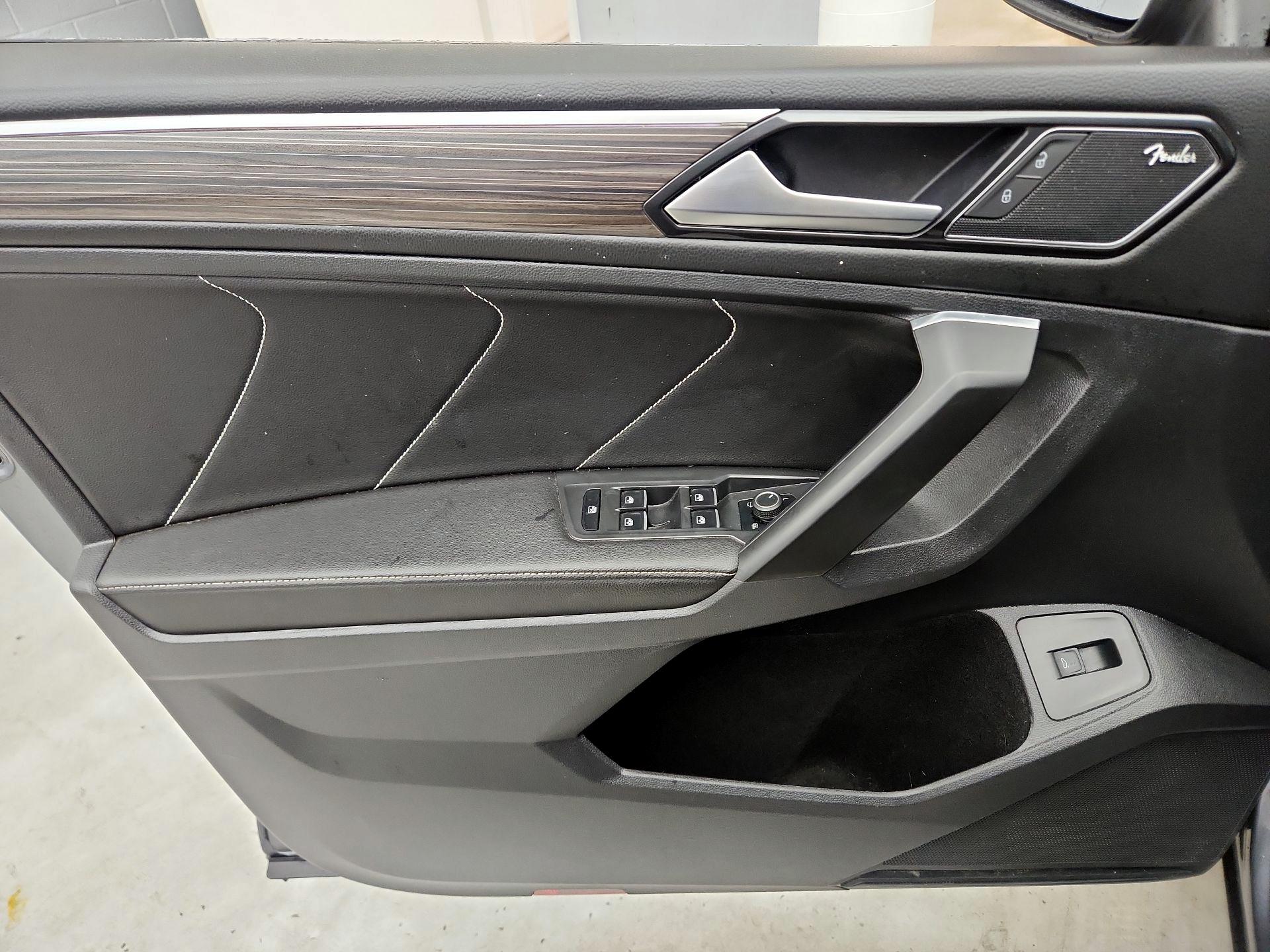 Thumbnail: 2022 Volkswagen Tiguan - 12