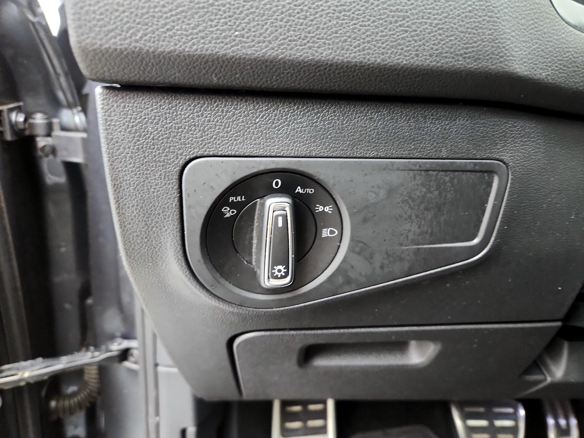 Thumbnail: 2022 Volkswagen Tiguan - 13