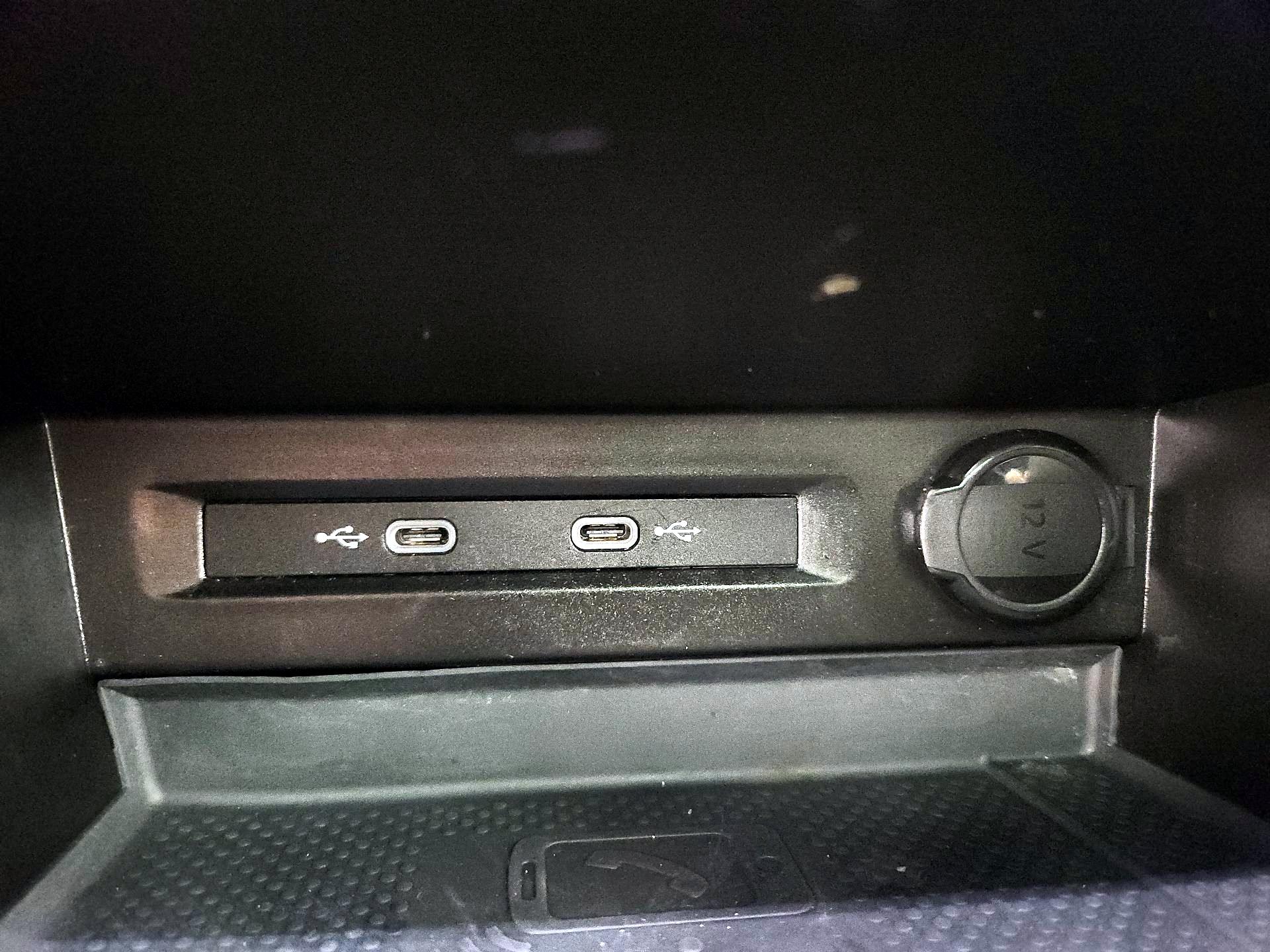 Thumbnail: 2022 Volkswagen Tiguan - 18