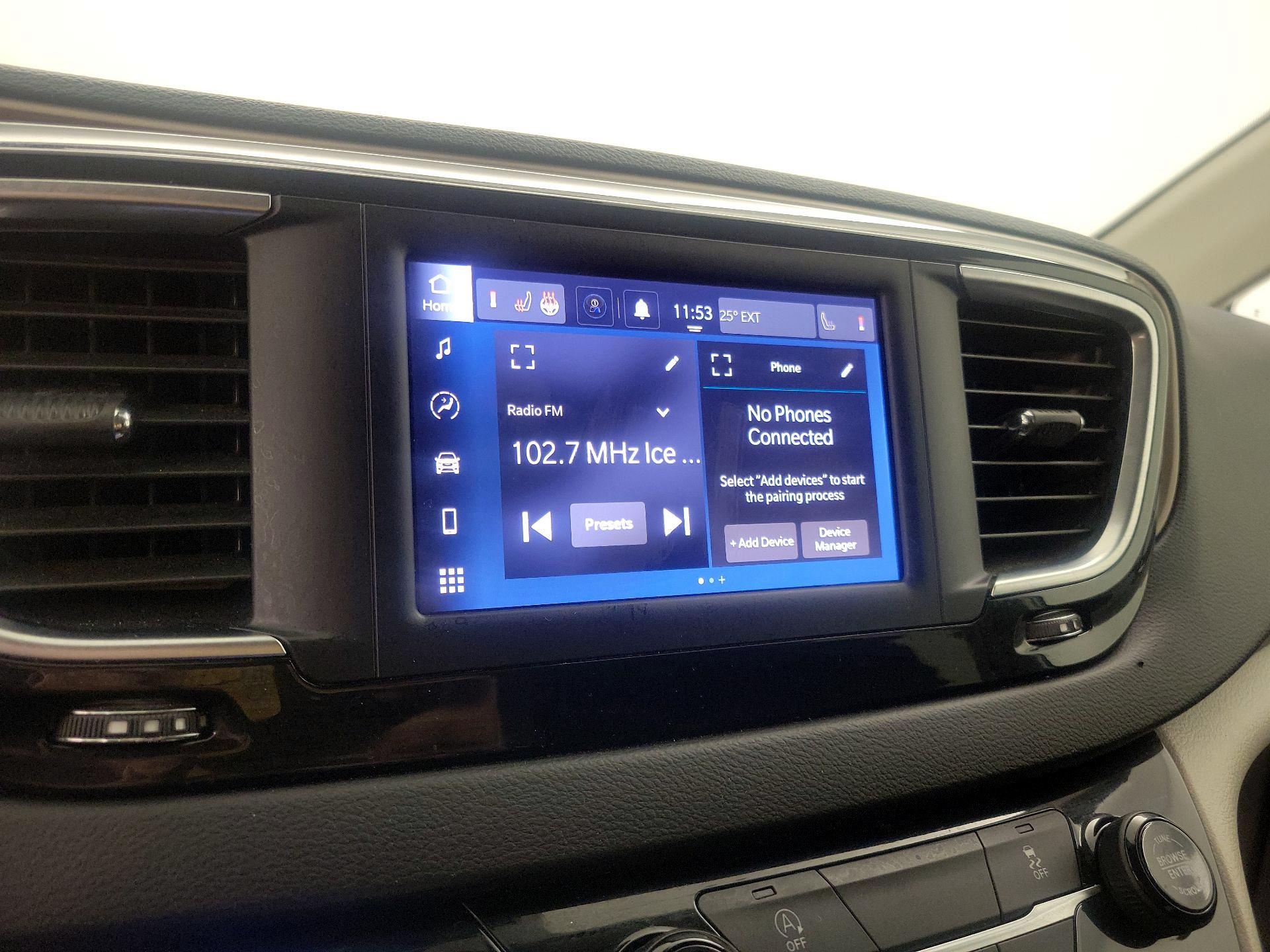 Thumbnail: 2023 Chrysler Voyager - 15