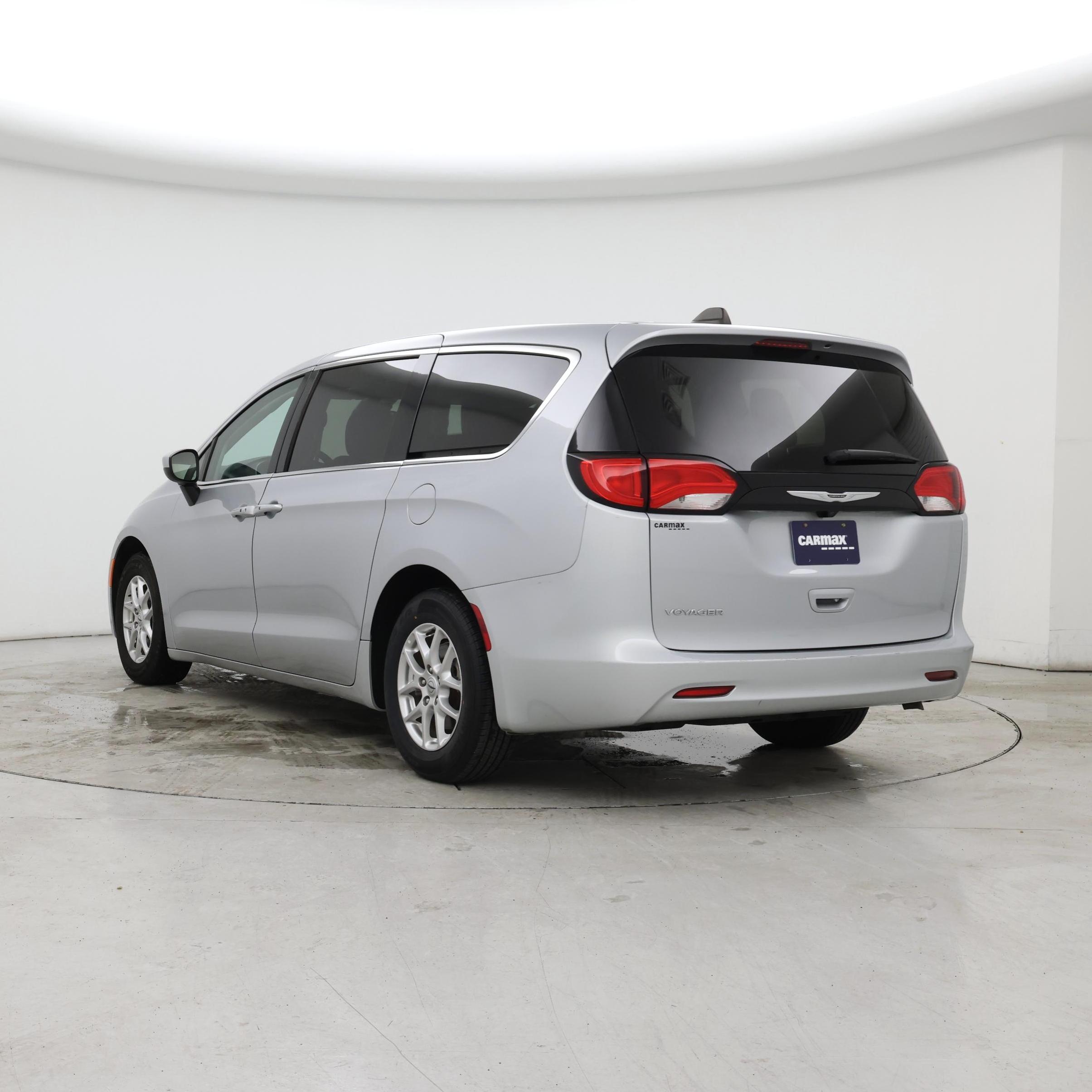 Thumbnail: 2023 Chrysler Voyager - 2