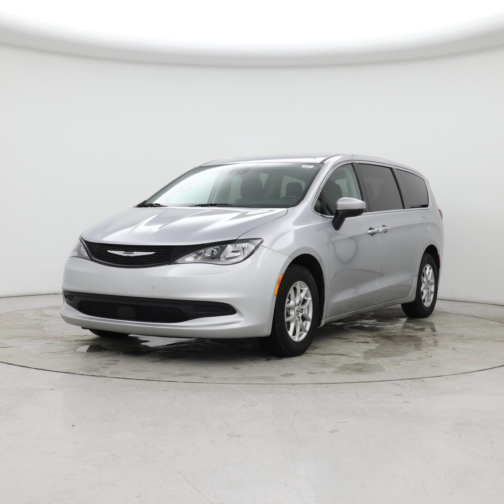 Thumbnail: 2023 Chrysler Voyager - 4