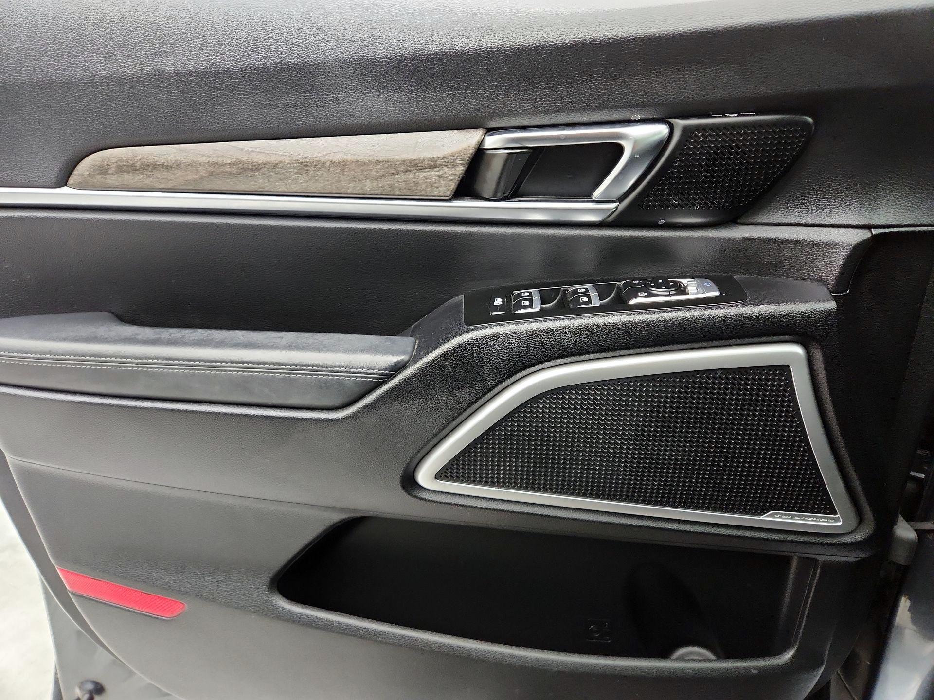 Thumbnail: 2020 Kia Telluride - 12