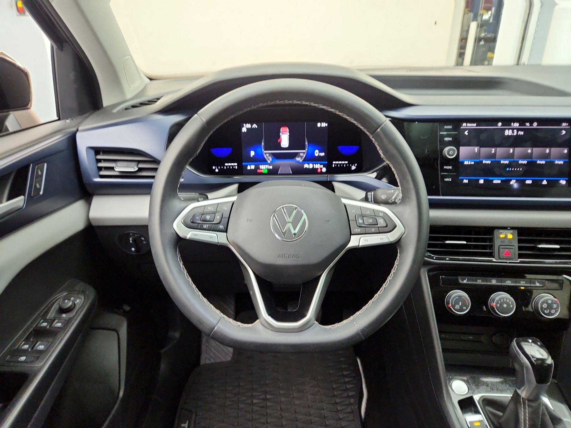 Thumbnail: 2023 Volkswagen Taos - 10