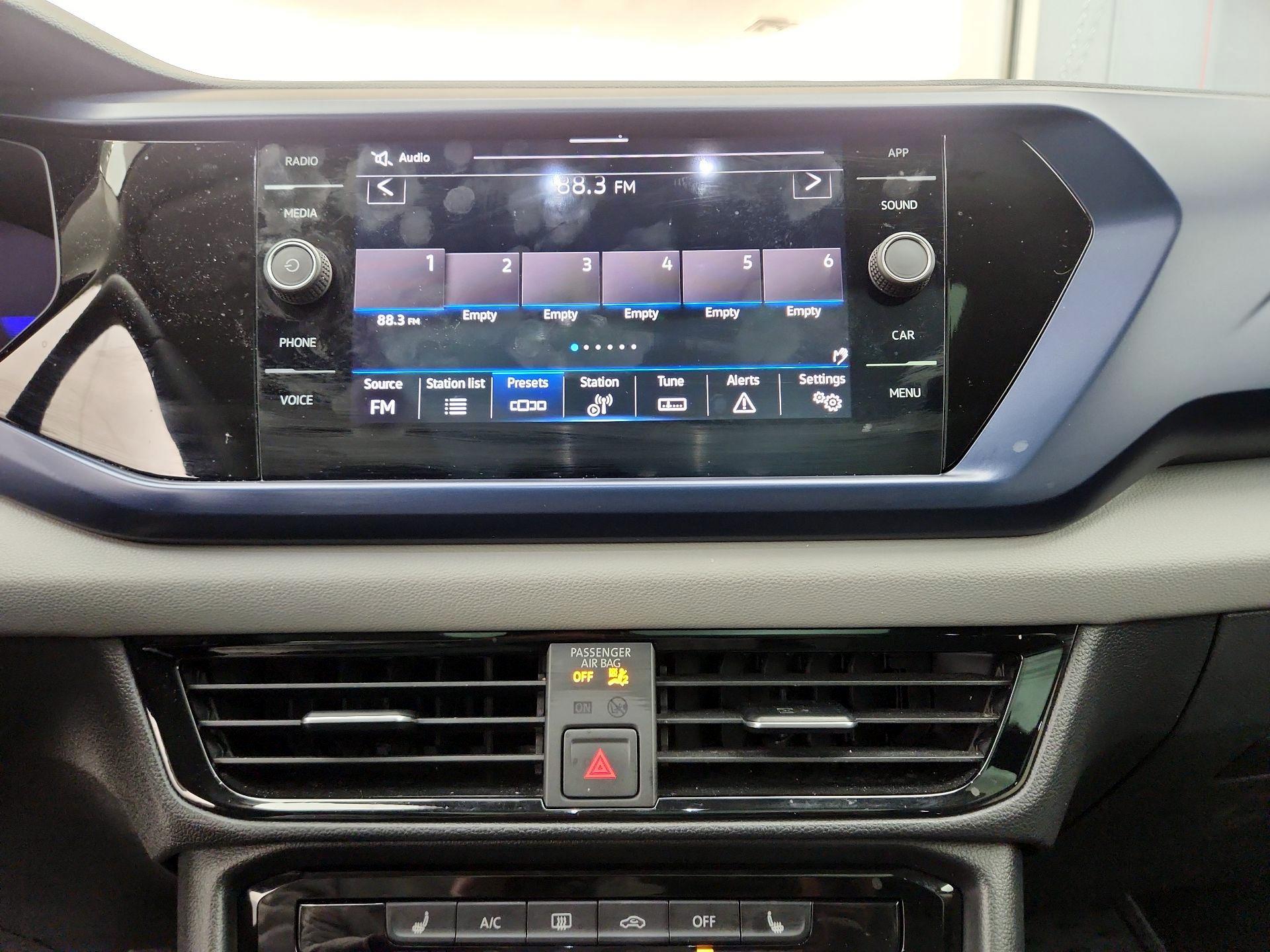 Thumbnail: 2023 Volkswagen Taos - 15