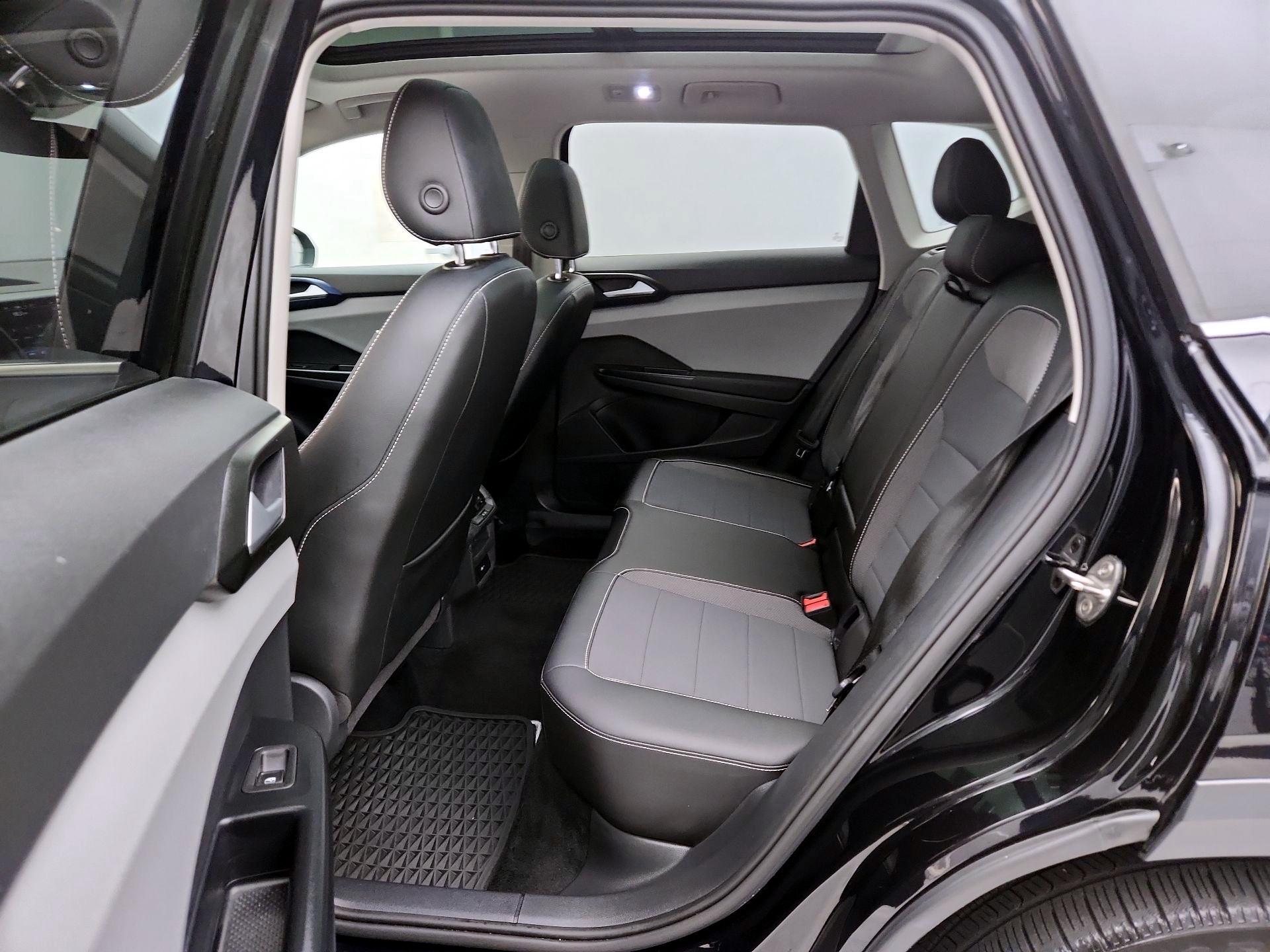 Thumbnail: 2023 Volkswagen Taos - 20